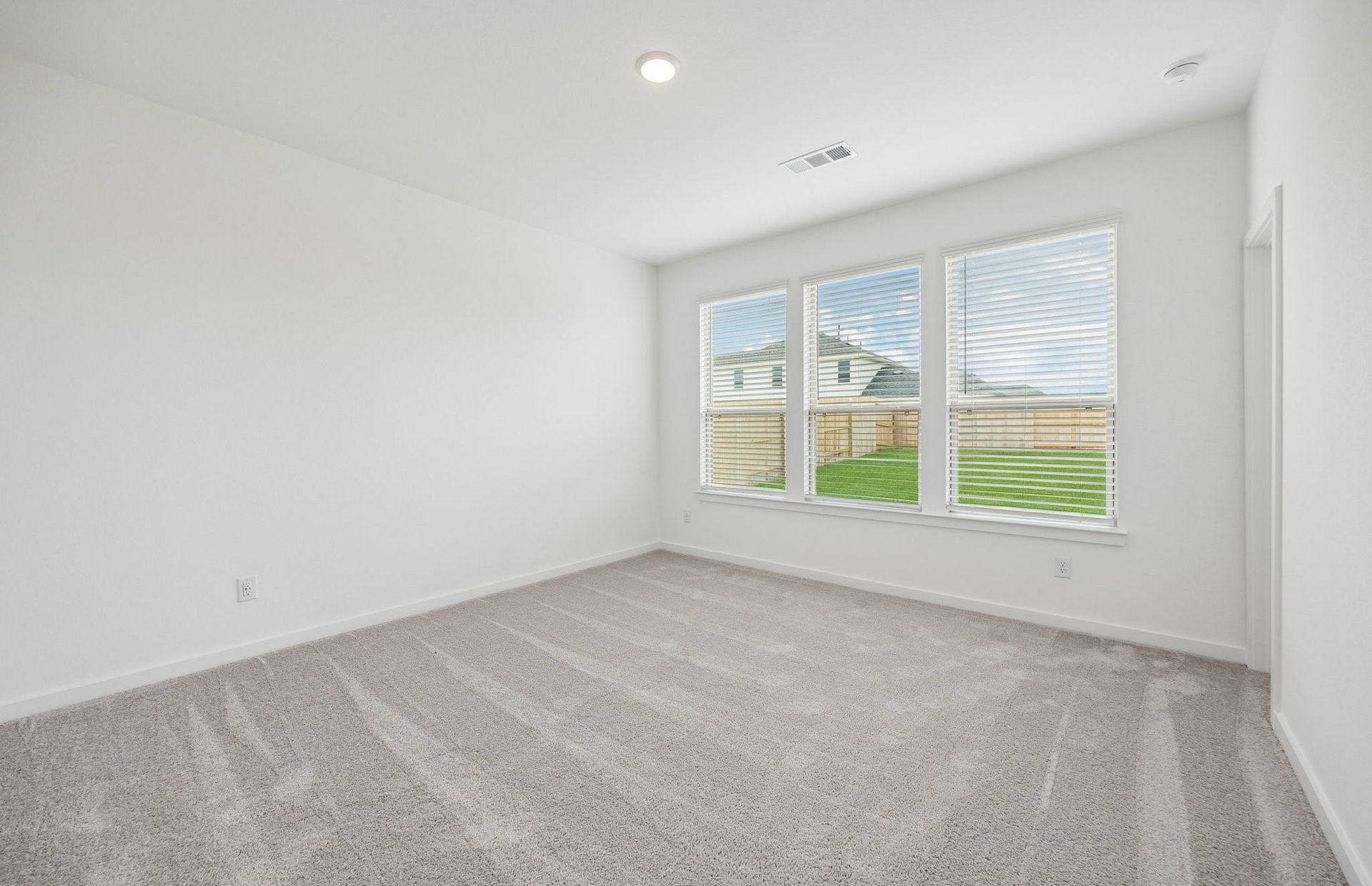 138 High Life Crossing Property Photo 14