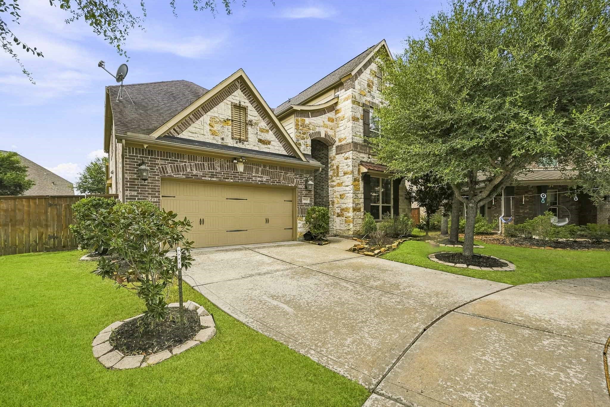 27730 Dalton Bluff Court Property Photo 2