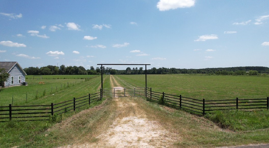 191 County Road 2276 Property Photo 2