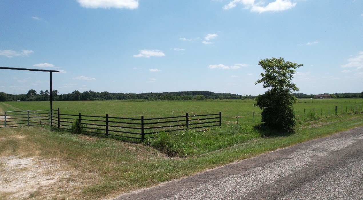 191 County Road 2276 Property Photo 3