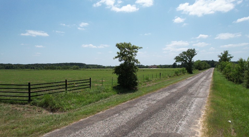 191 County Road 2276 Property Photo 4