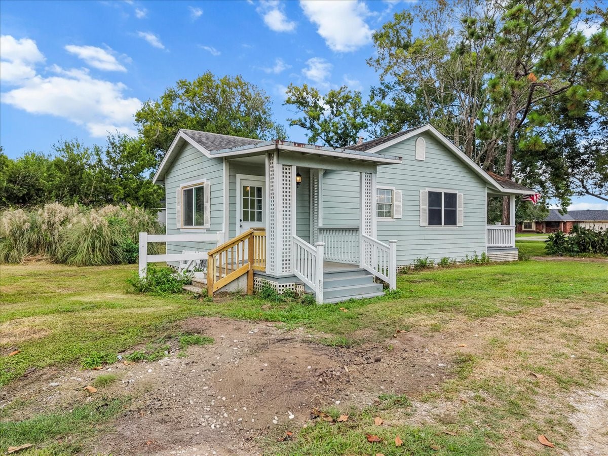 14324 28th Street Property Photo 3