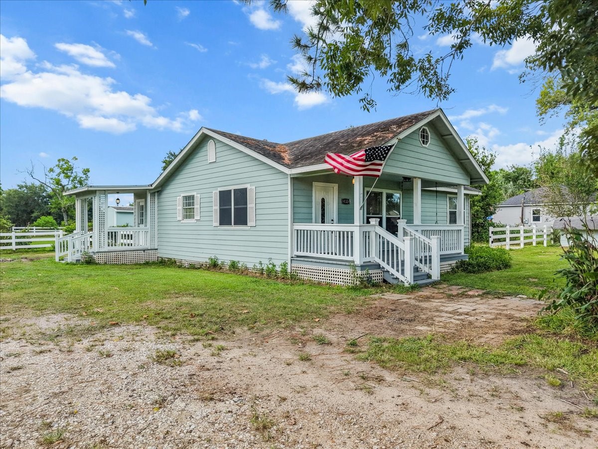 14324 28th Street Property Photo 4
