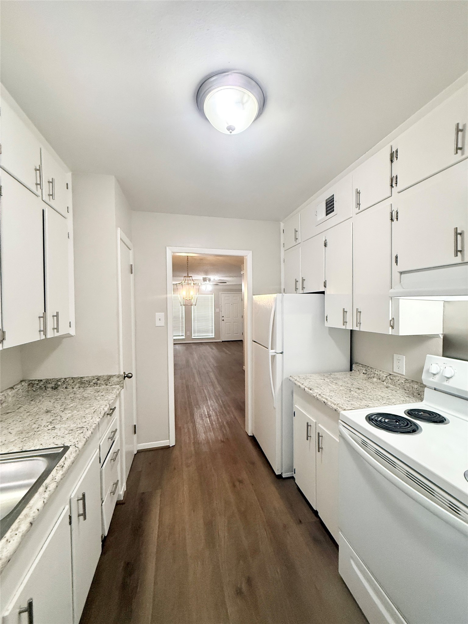 500 Willow Drive B6 Property Photo 8