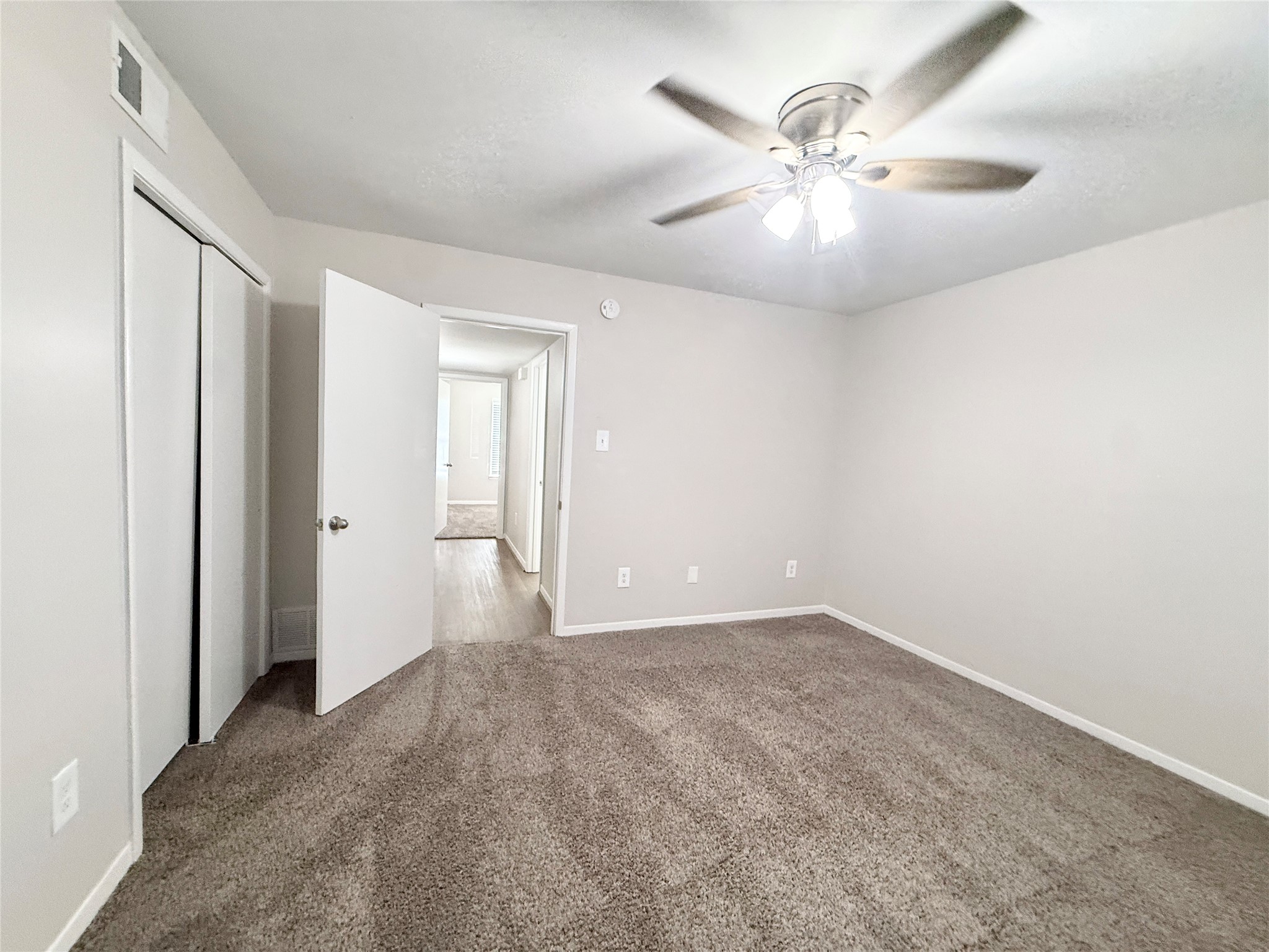 500 Willow Drive B6 Property Photo 11