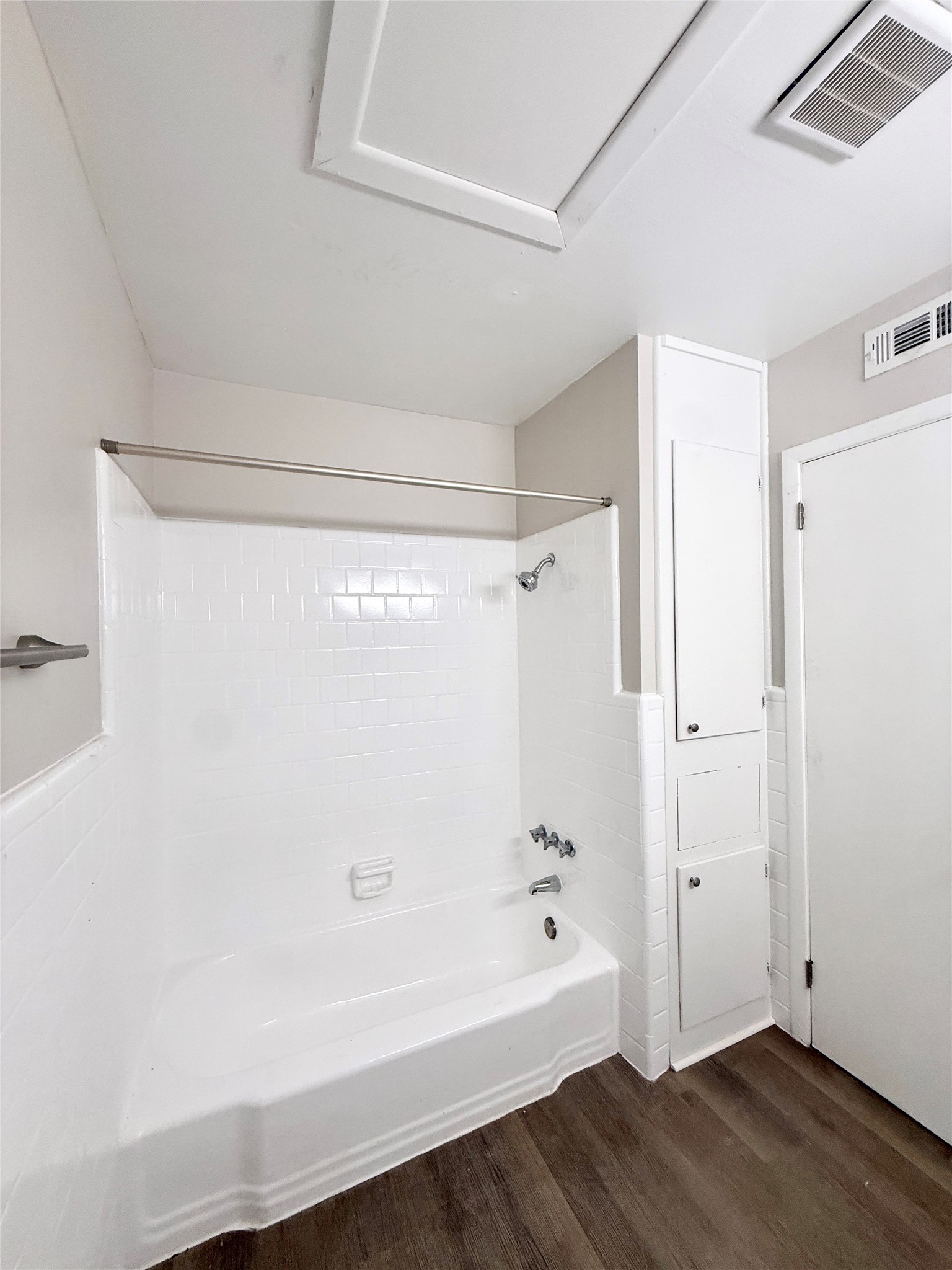 500 Willow Drive B6 Property Photo 13