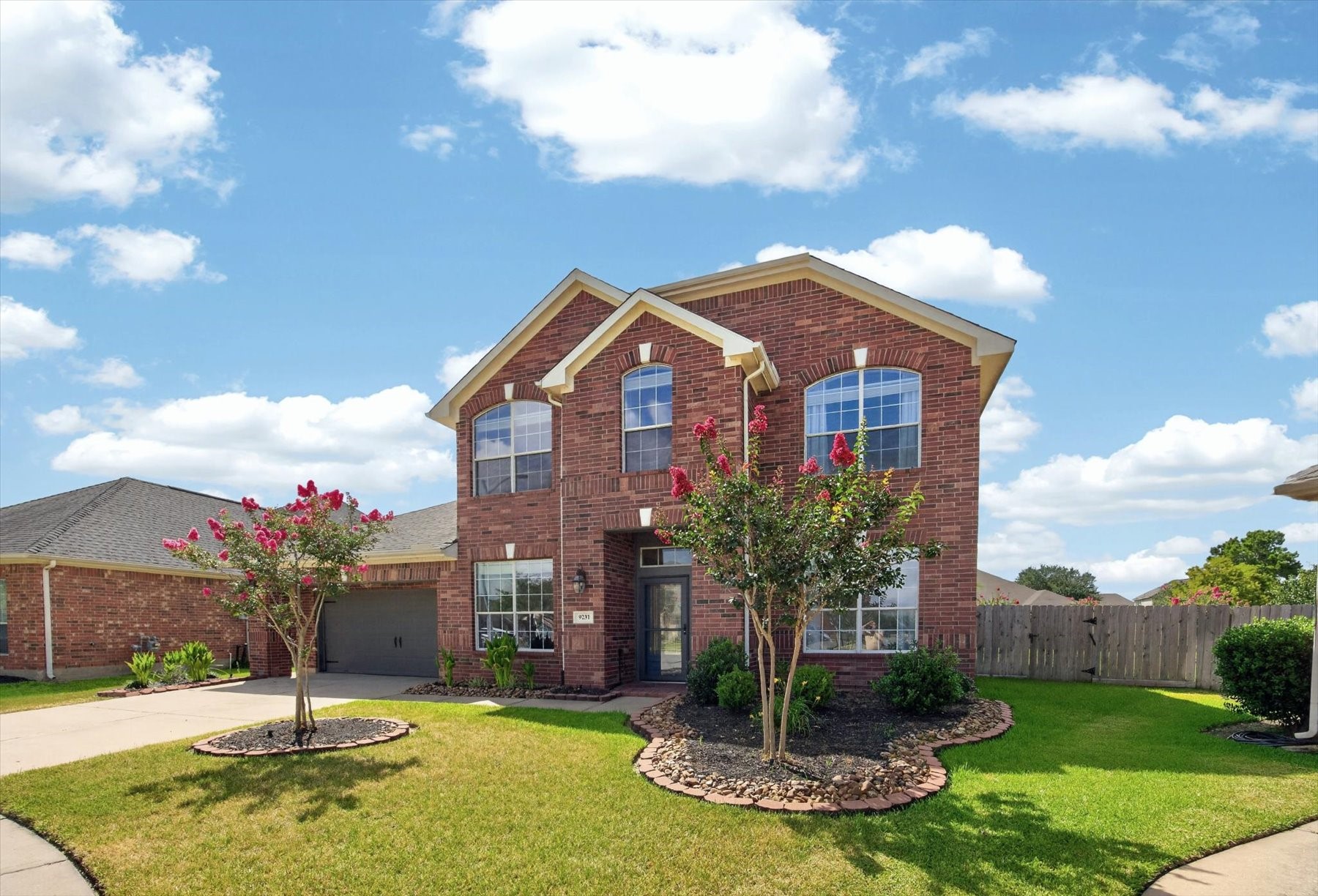 9231 Barnsford Lane Property Photo 3