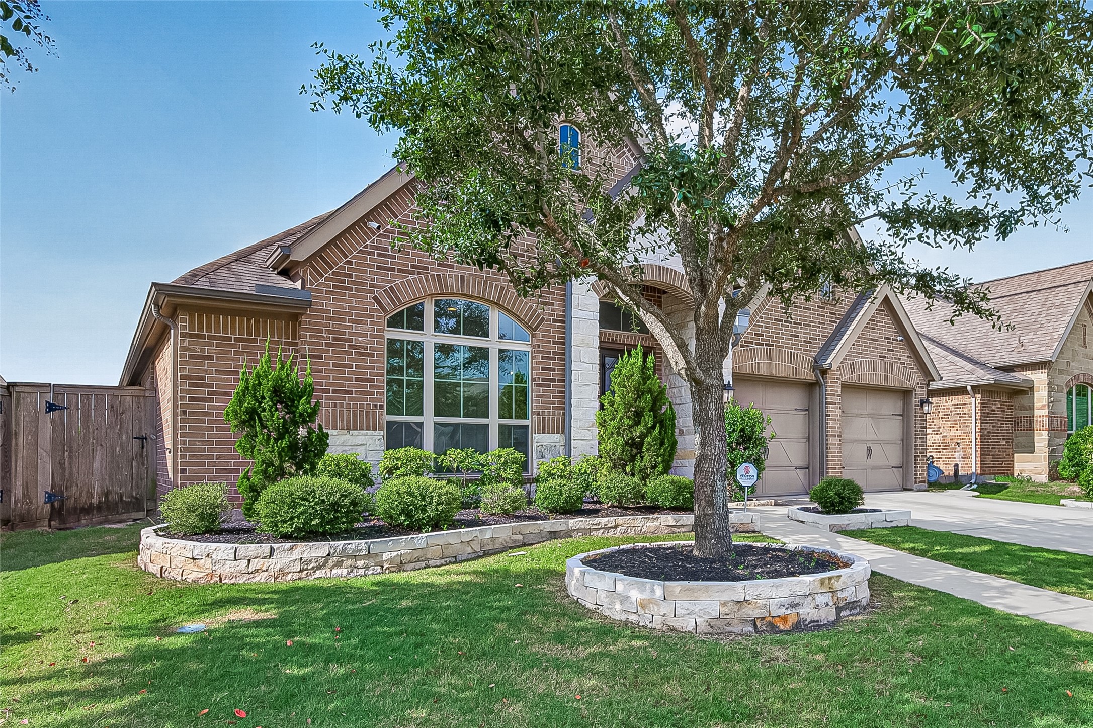 23619 Kingston Ridge Way Property Photo 2