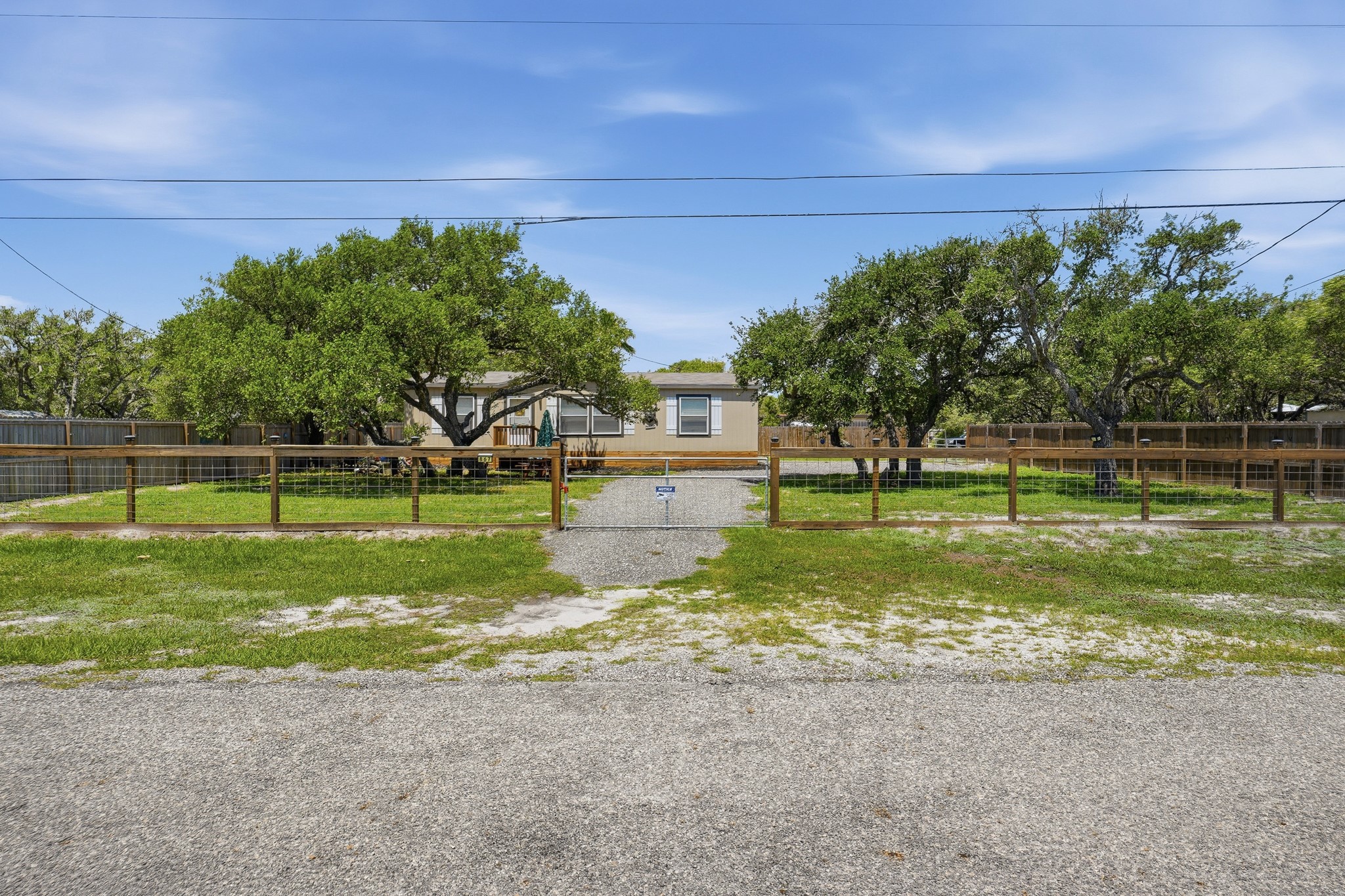 867 Rowe Street Property Photo 3
