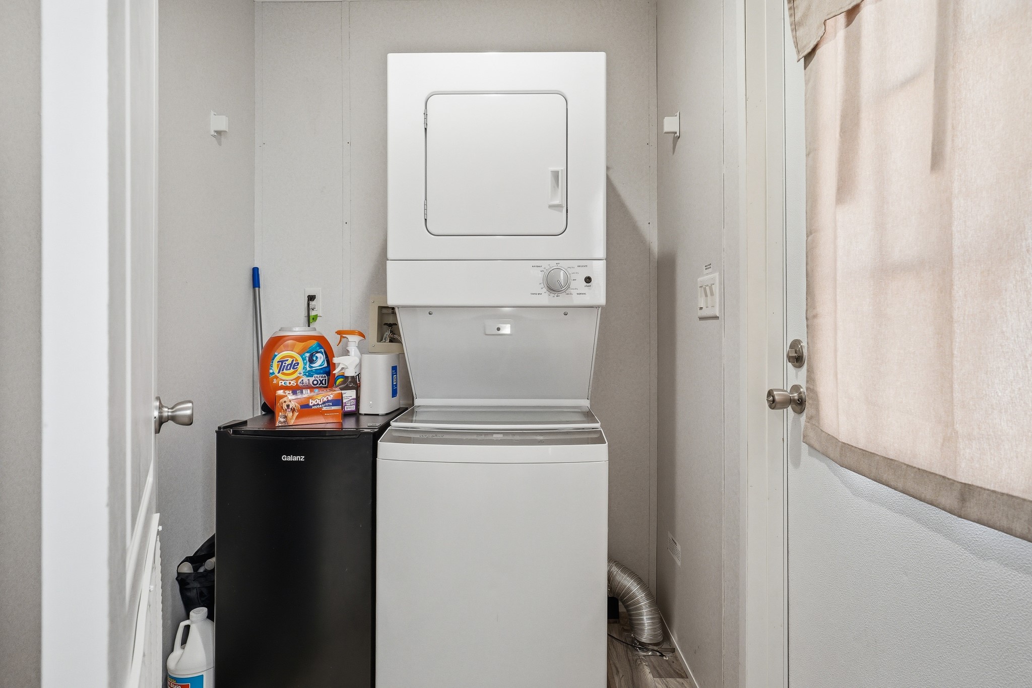 867 Rowe Street Property Photo 26