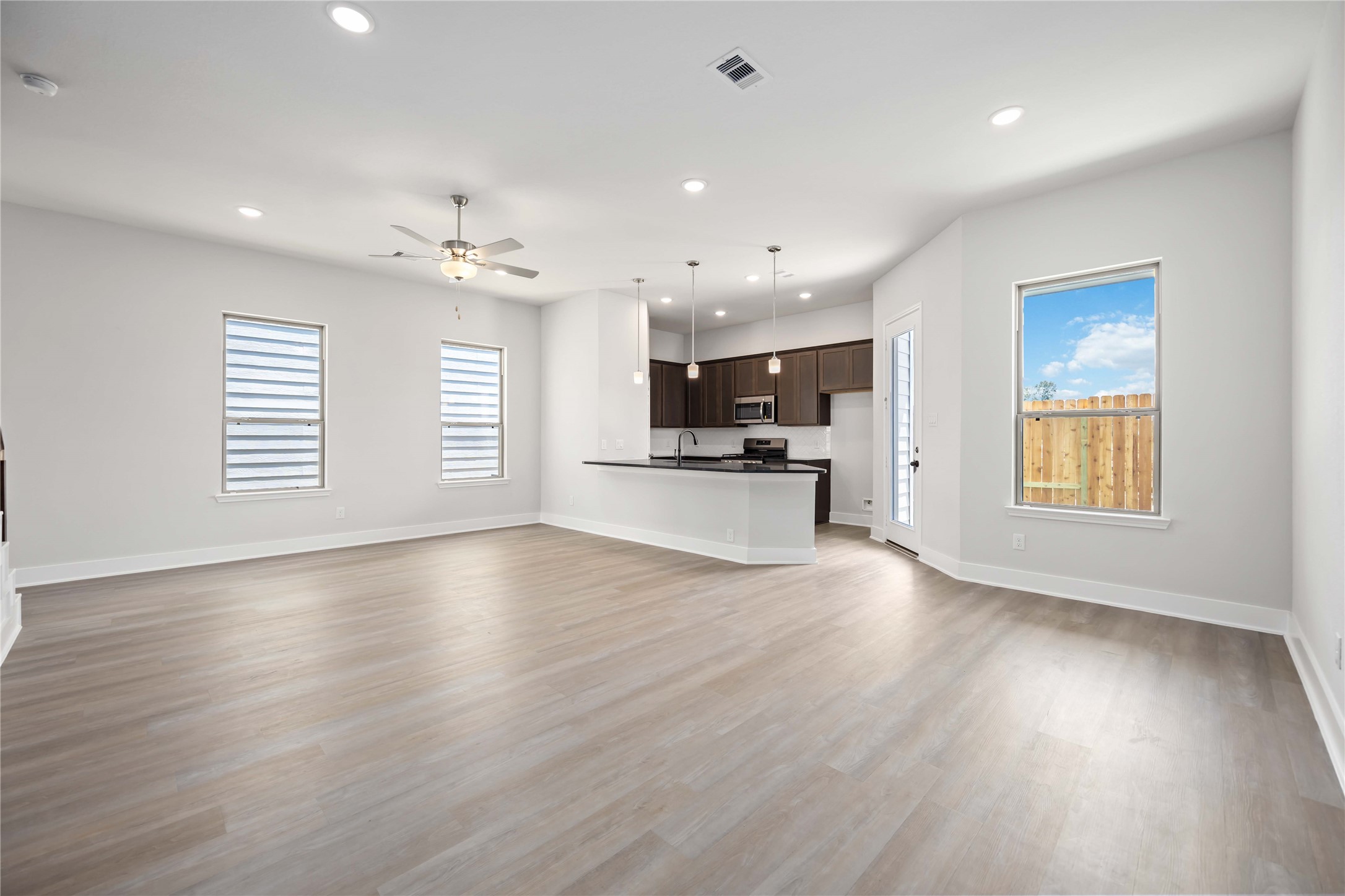 13218 Opera Drive Property Photo 5