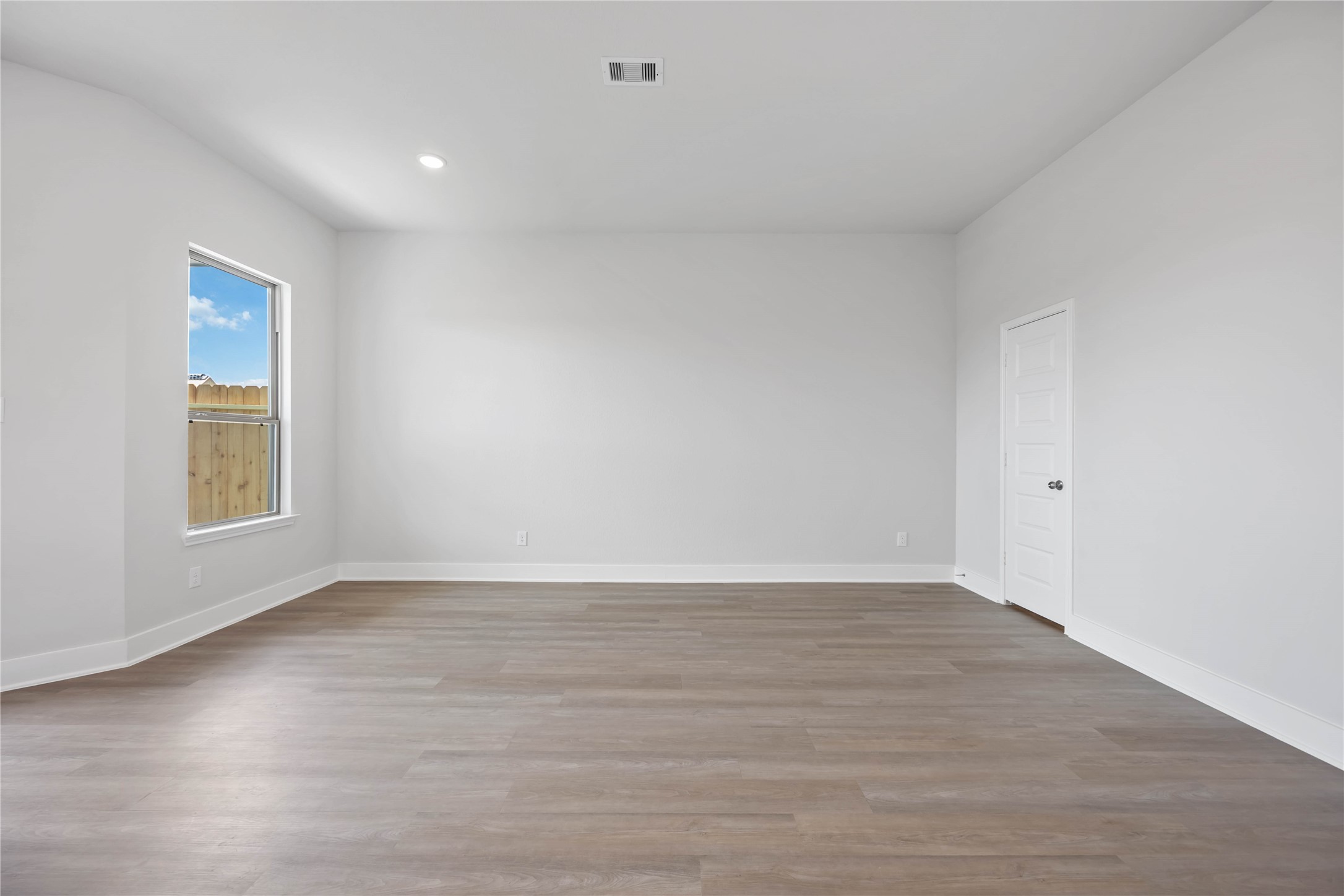 13218 Opera Drive Property Photo 6