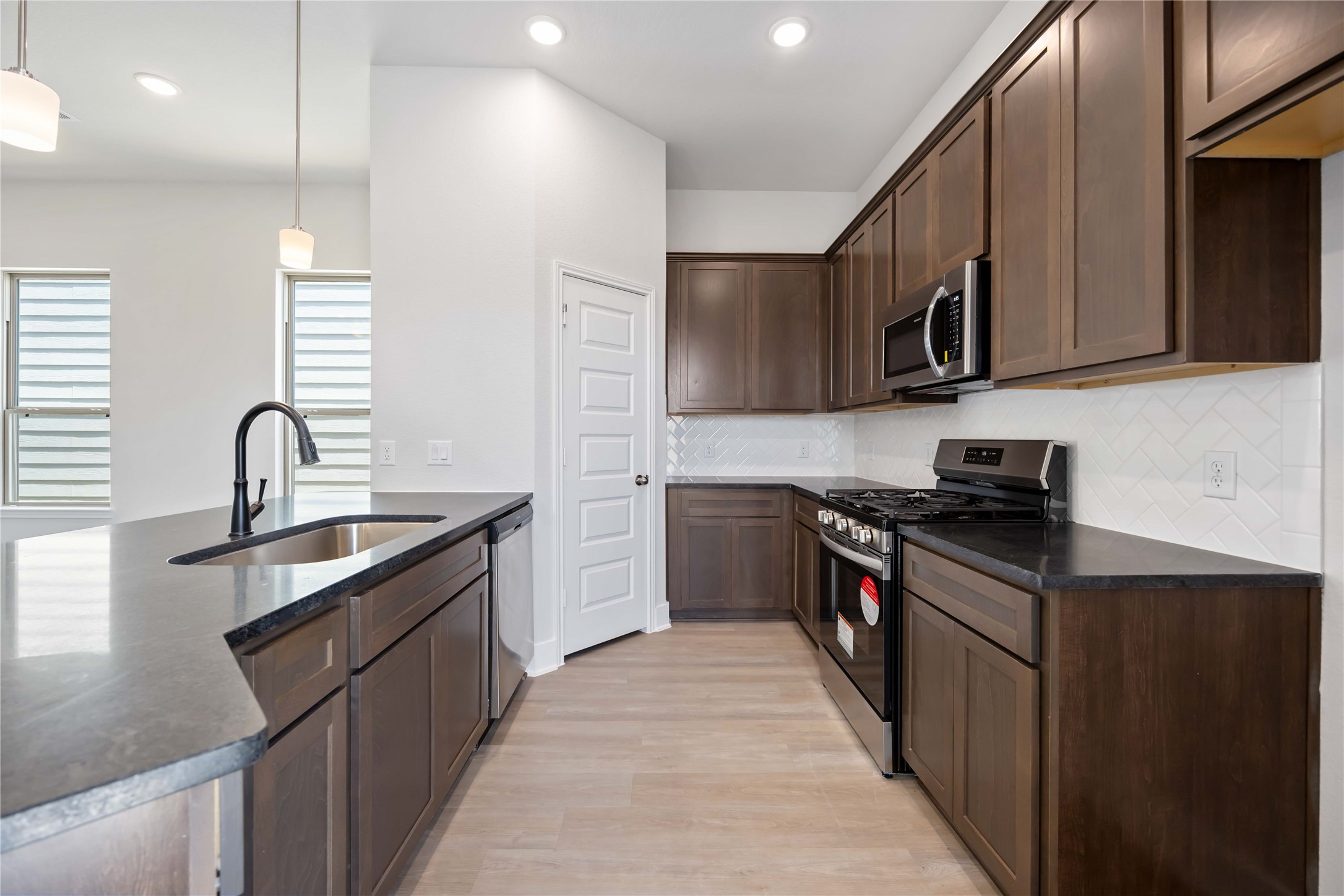 13218 Opera Drive Property Photo 8