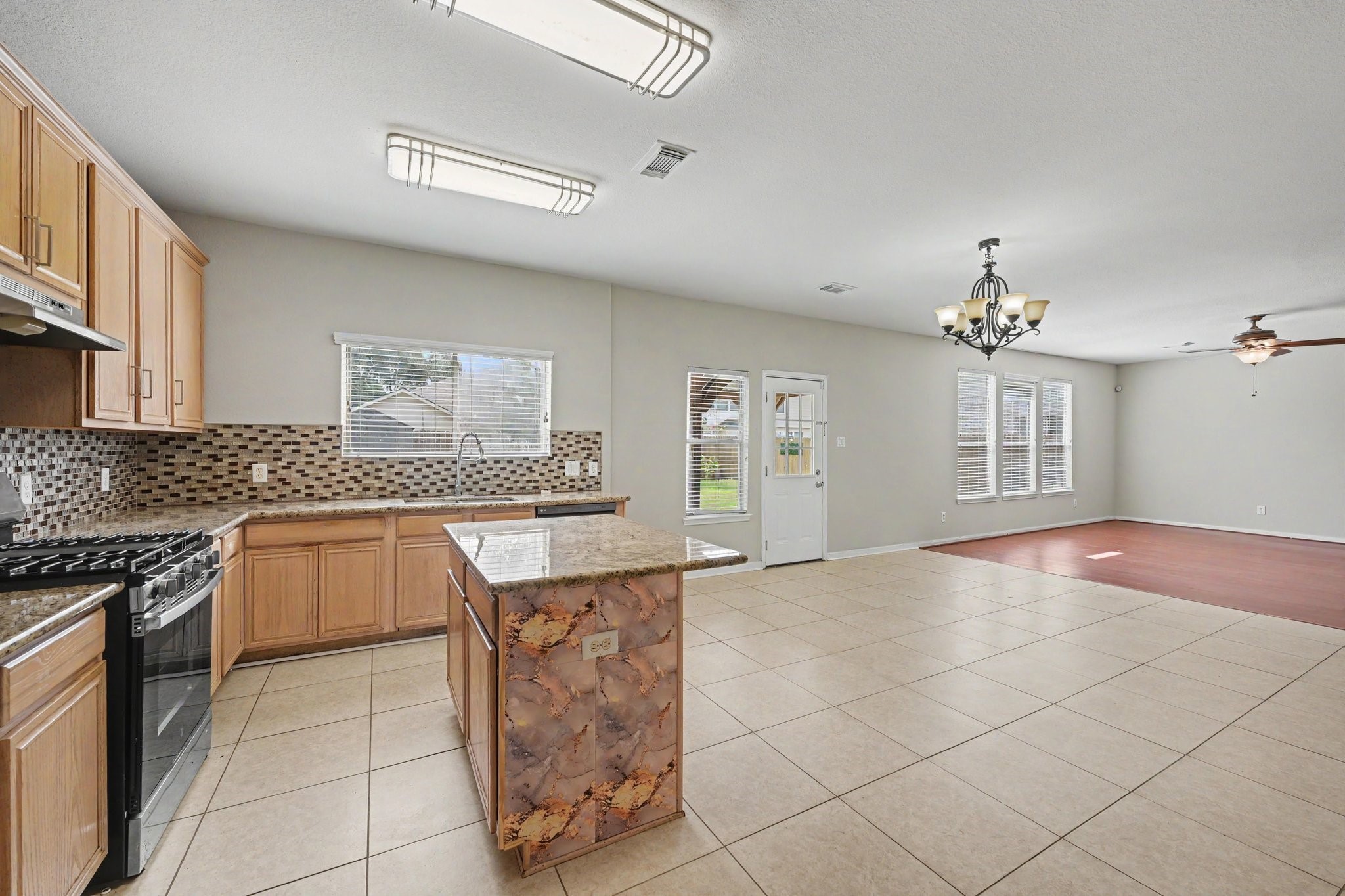 9507 Tolken Way Property Photo 14