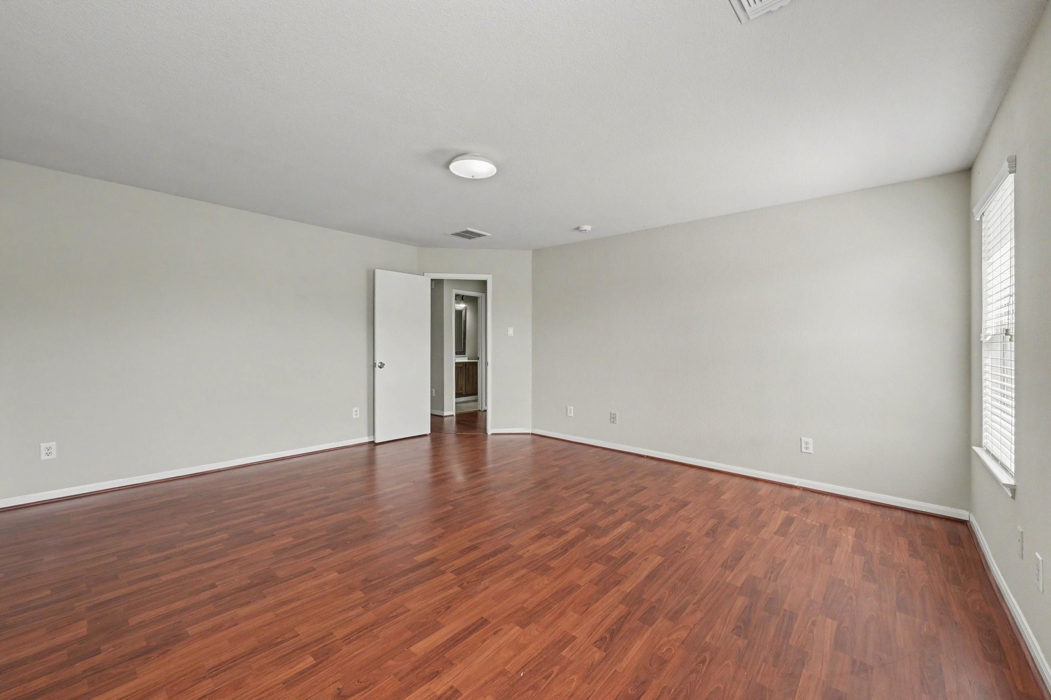 9507 Tolken Way Property Photo 22