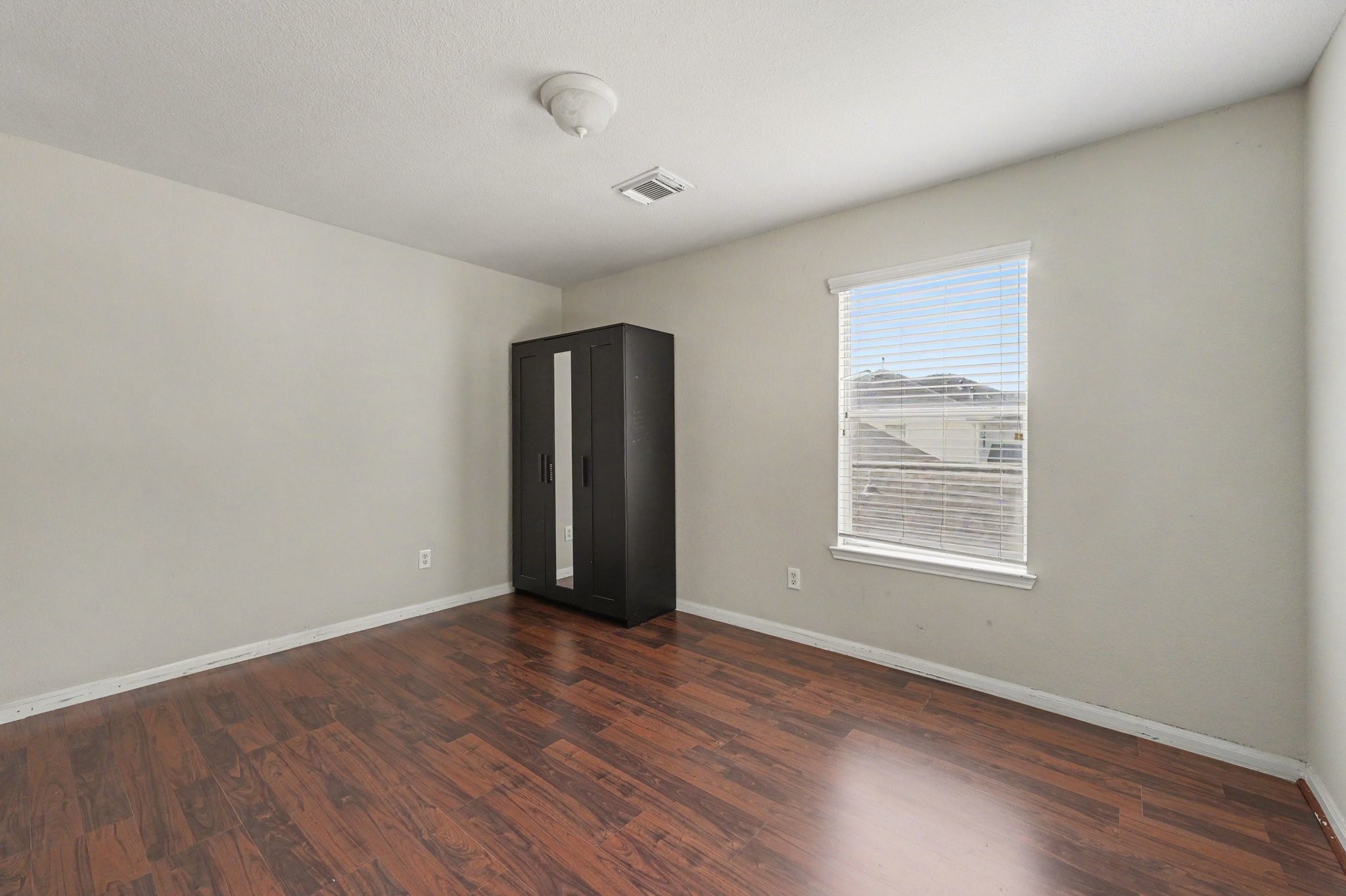 9507 Tolken Way Property Photo 28