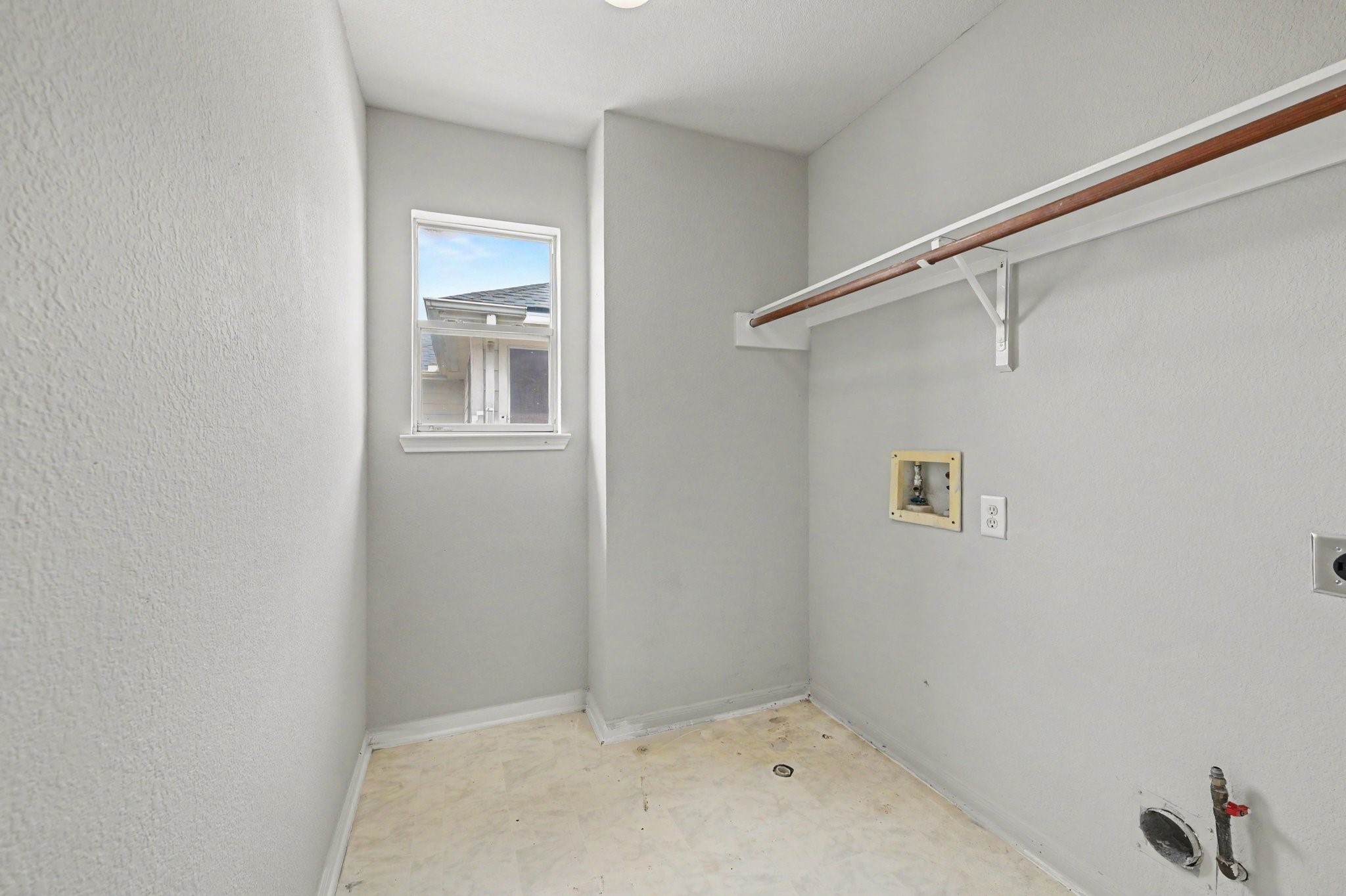 9507 Tolken Way Property Photo 29
