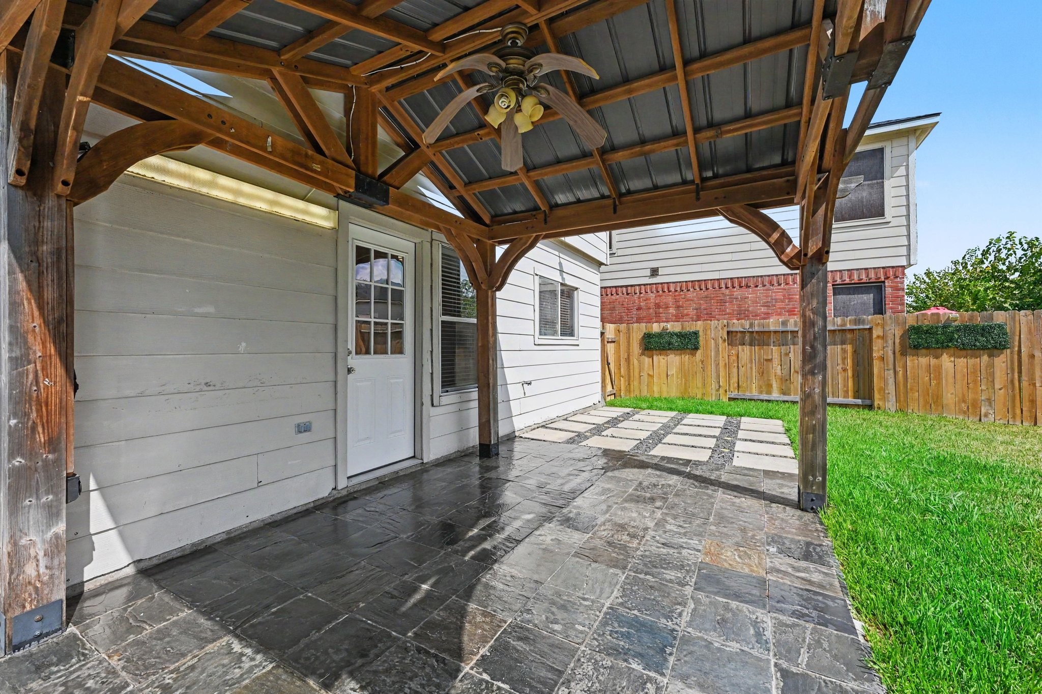 9507 Tolken Way Property Photo 30