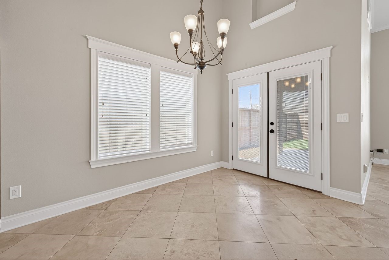 912 Roberts Street Property Photo 14