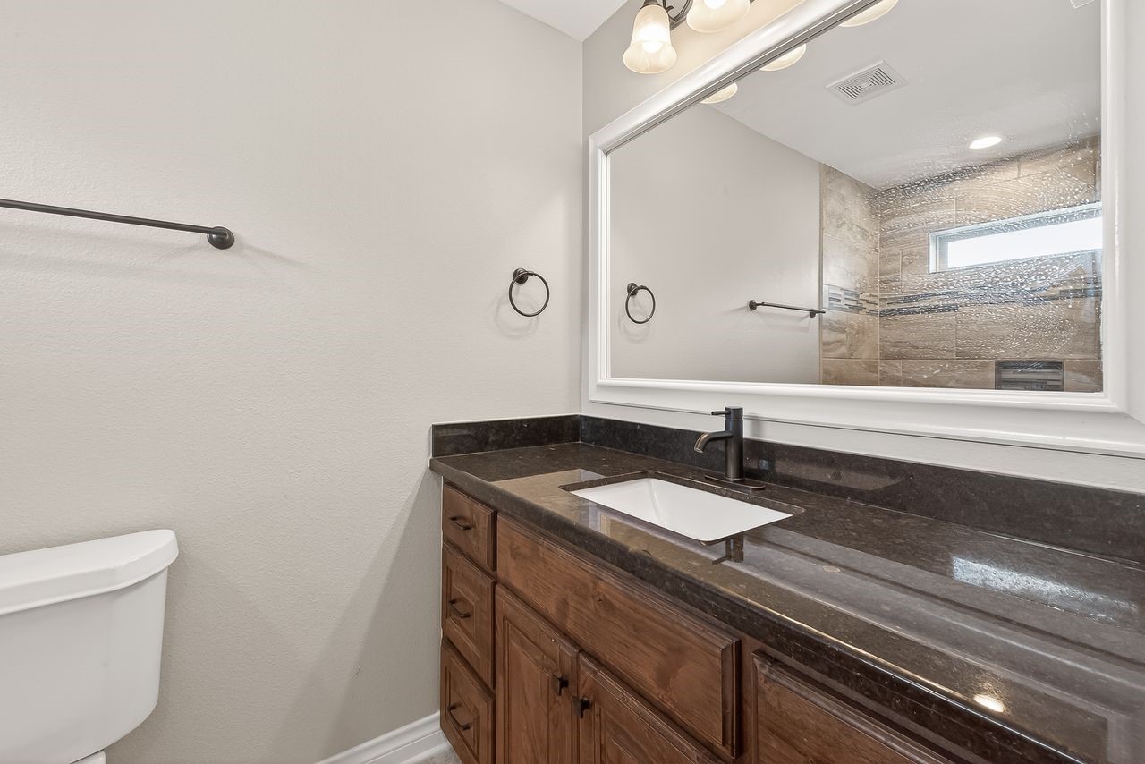 912 Roberts Street Property Photo 27