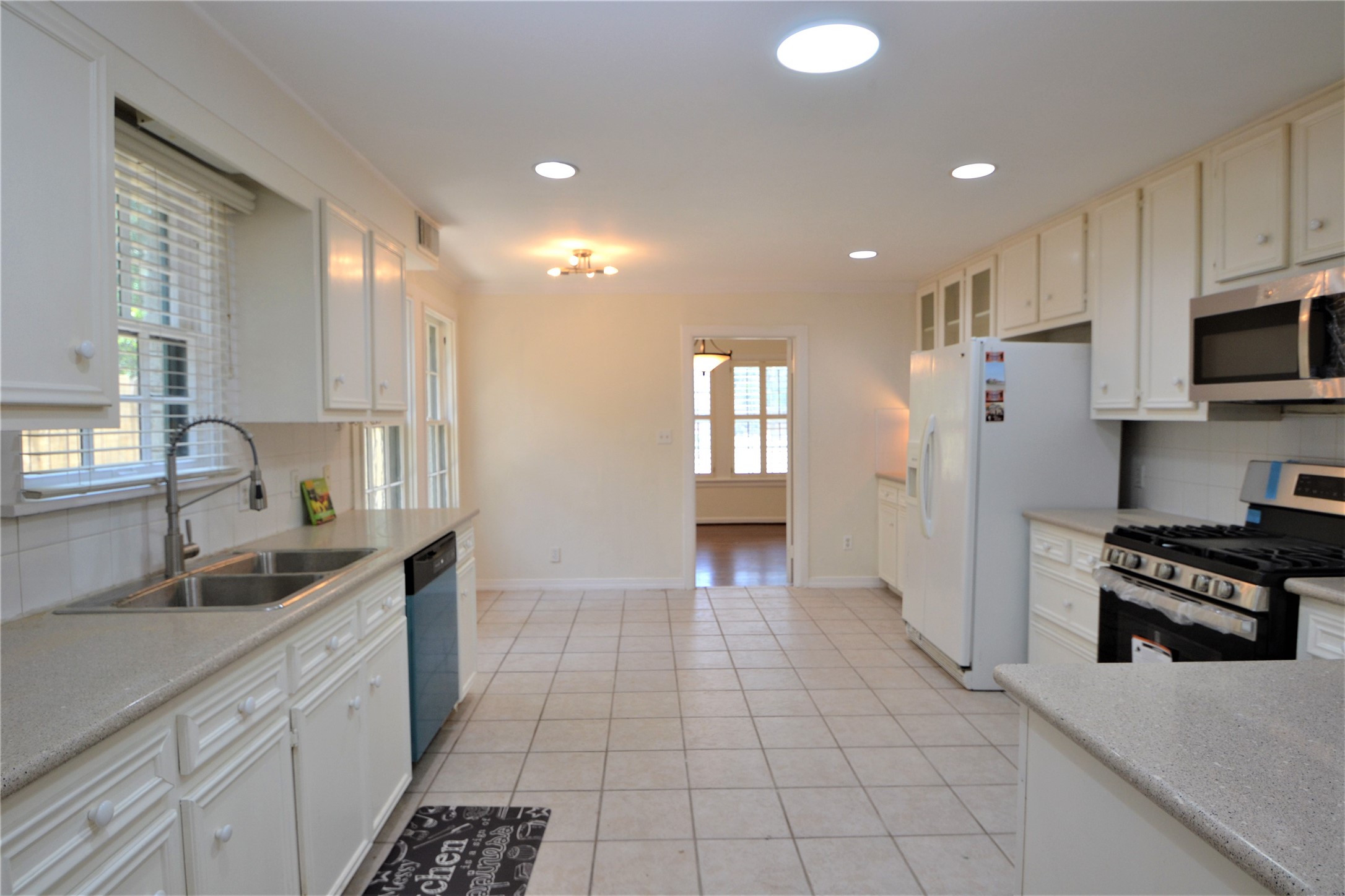 2135 Bissonnet Street Property Photo 14