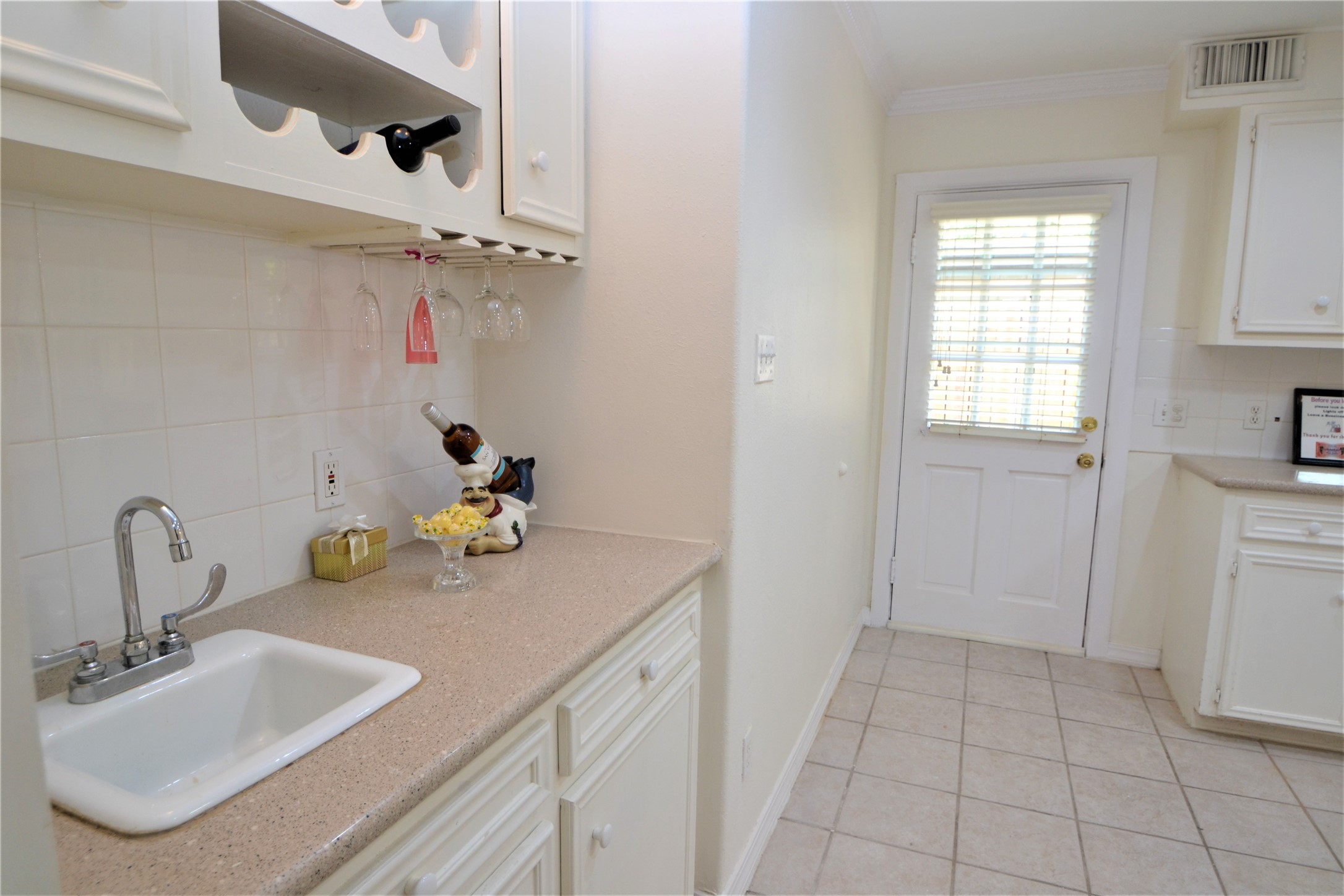 2135 Bissonnet Street Property Photo 15
