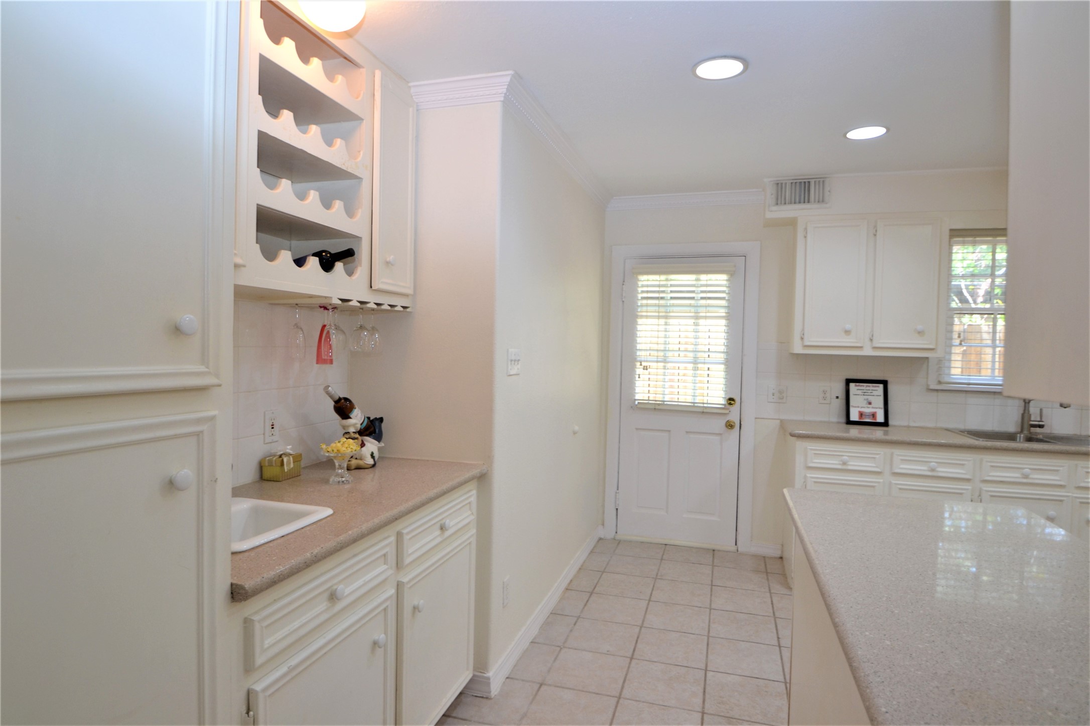 2135 Bissonnet Street Property Photo 16