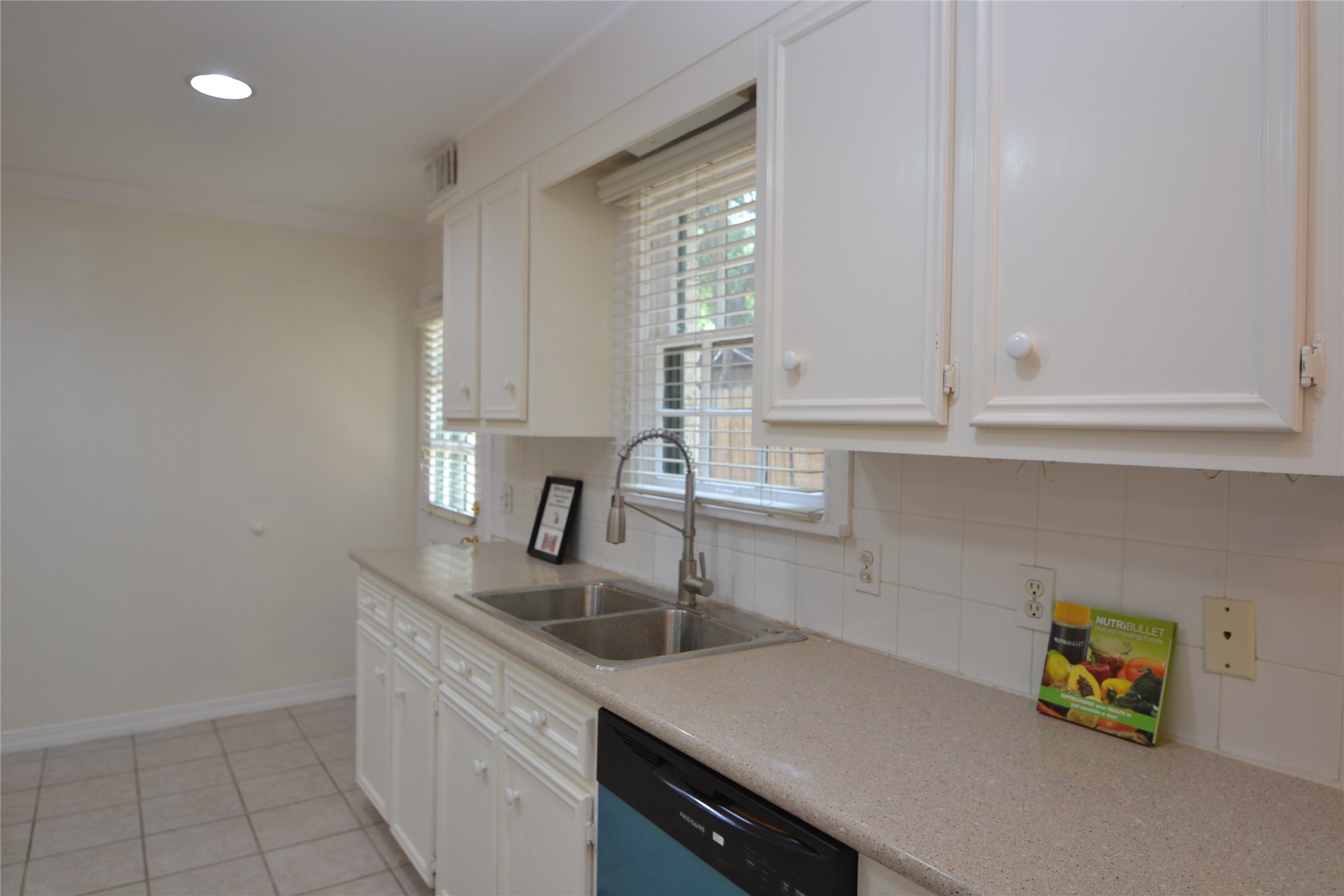 2135 Bissonnet Street Property Photo 25