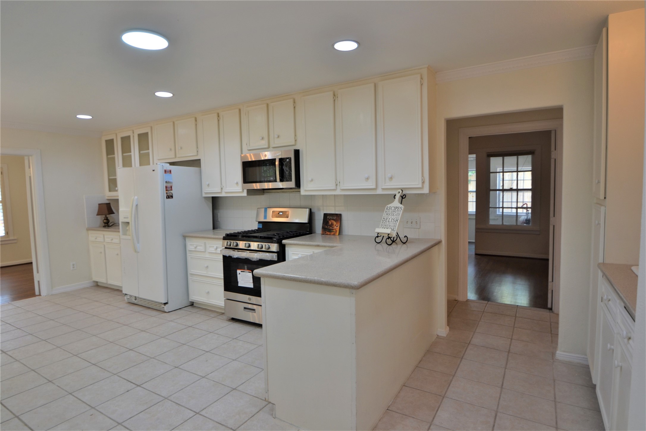 2135 Bissonnet Street Property Photo 26