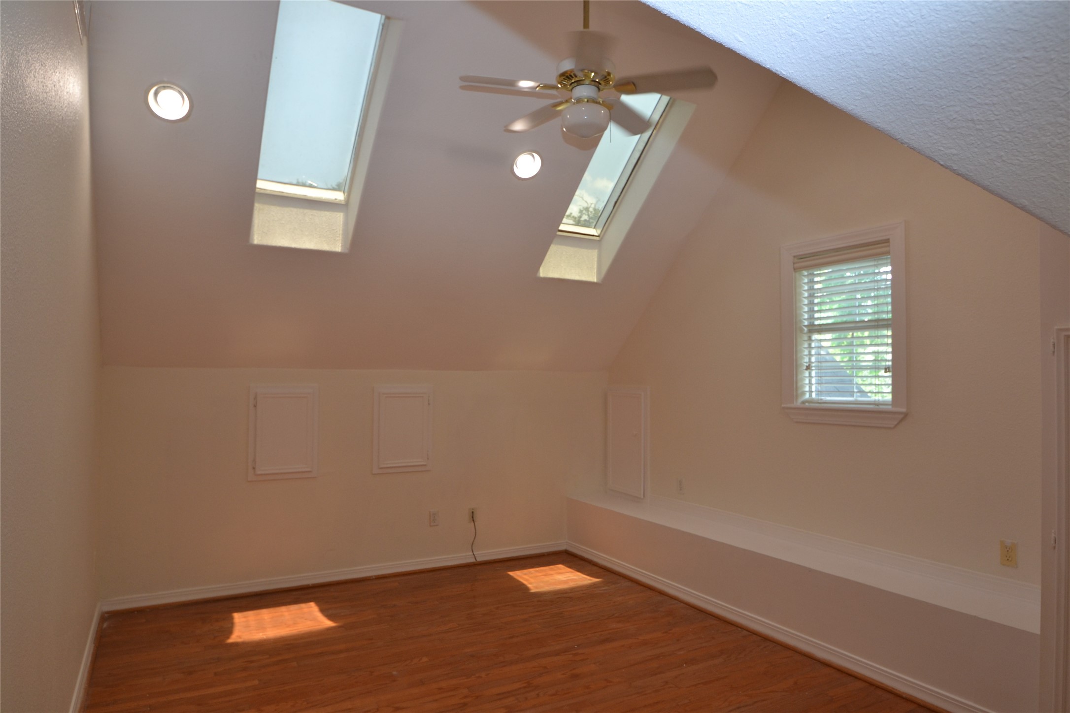 2135 Bissonnet Street Property Photo 34