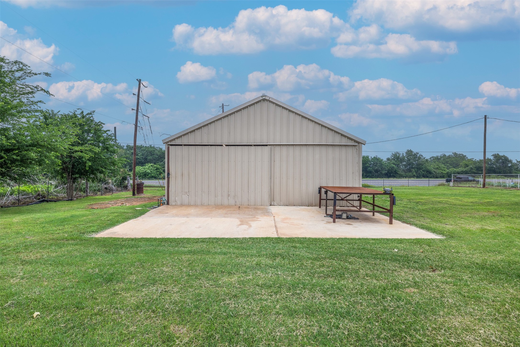 11846 Prairie Hill Drive Property Photo 8