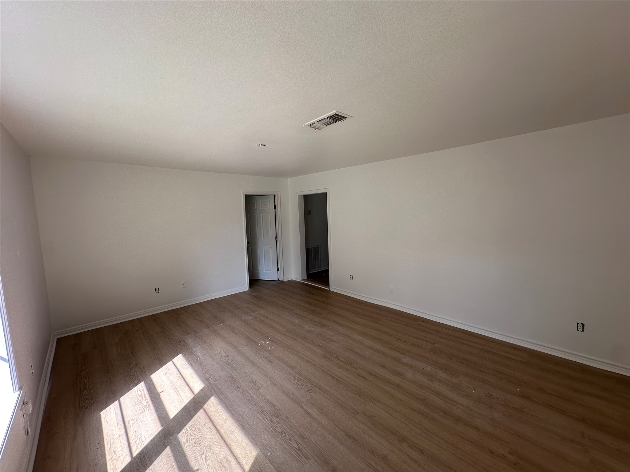 2570 Stadium Drive Property Photo 5