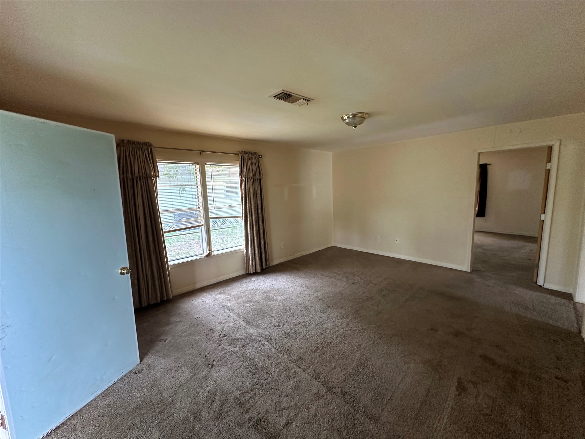 2570 Stadium Drive Property Photo 6