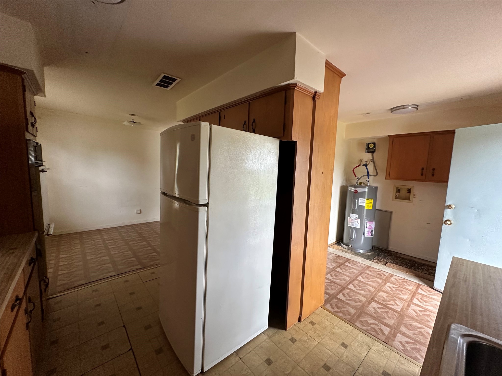 2570 Stadium Drive Property Photo 10
