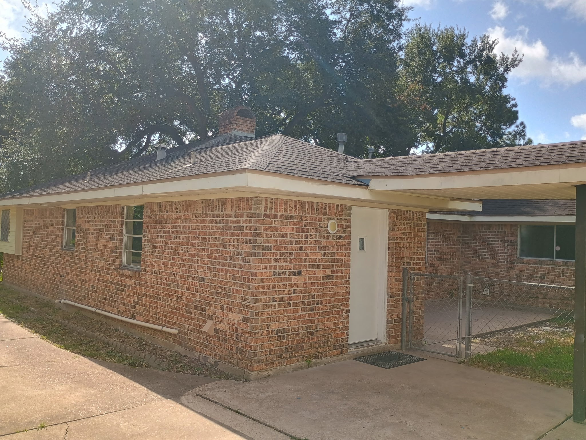 7118 Redding Road Property Photo 3