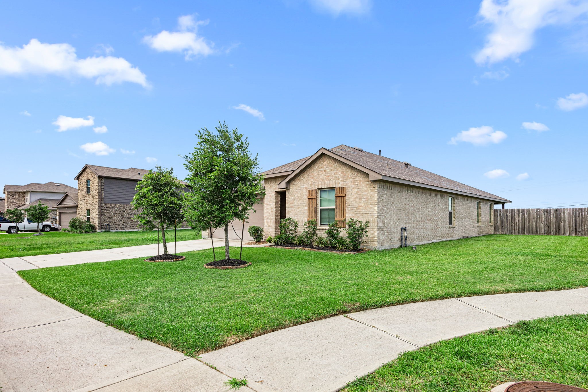 8002 Tamarind Lane Property Photo 3