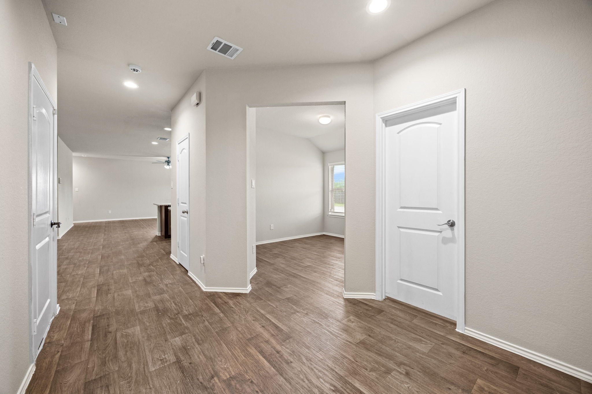 8002 Tamarind Lane Property Photo 6