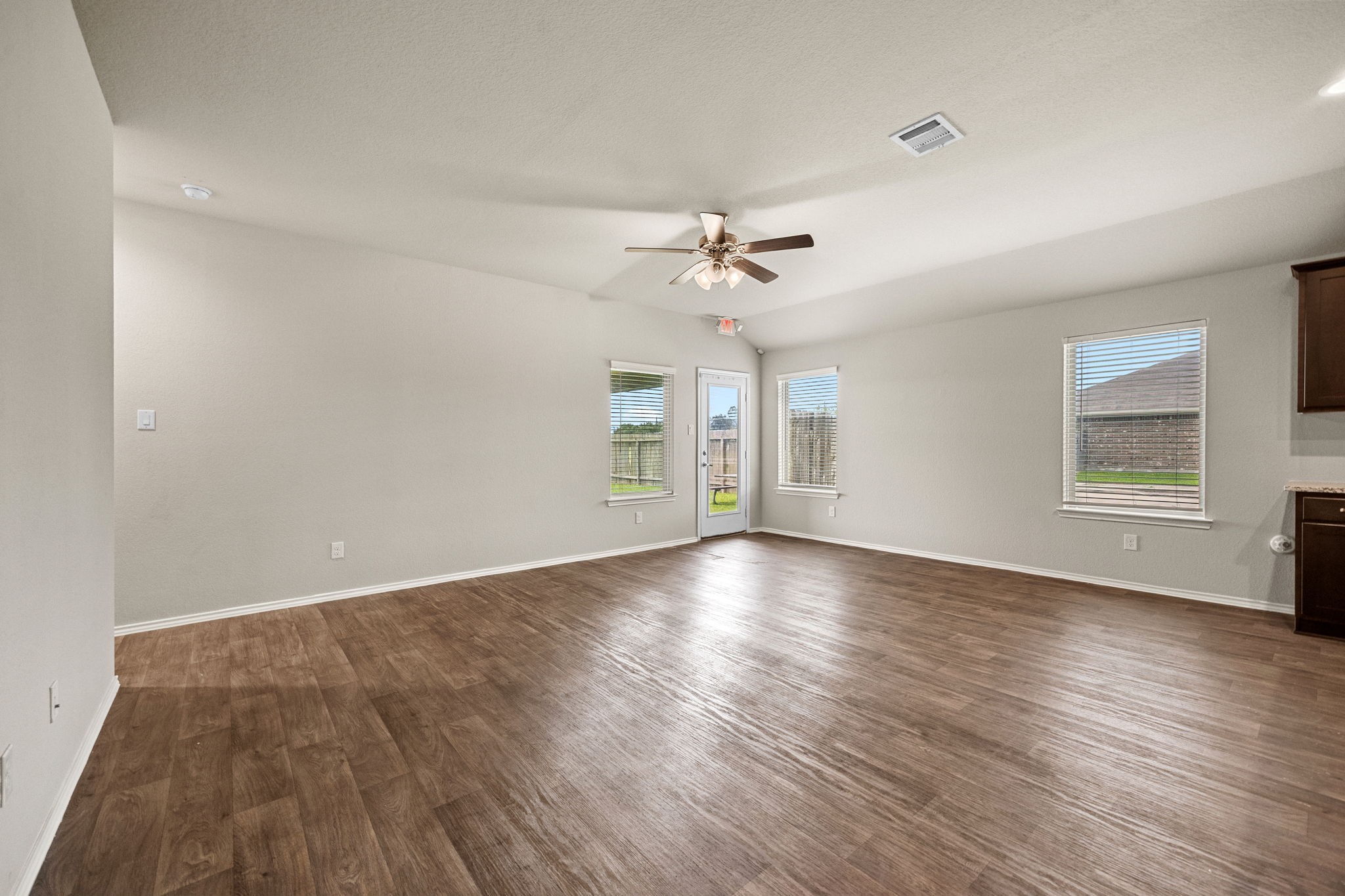 8002 Tamarind Lane Property Photo 11