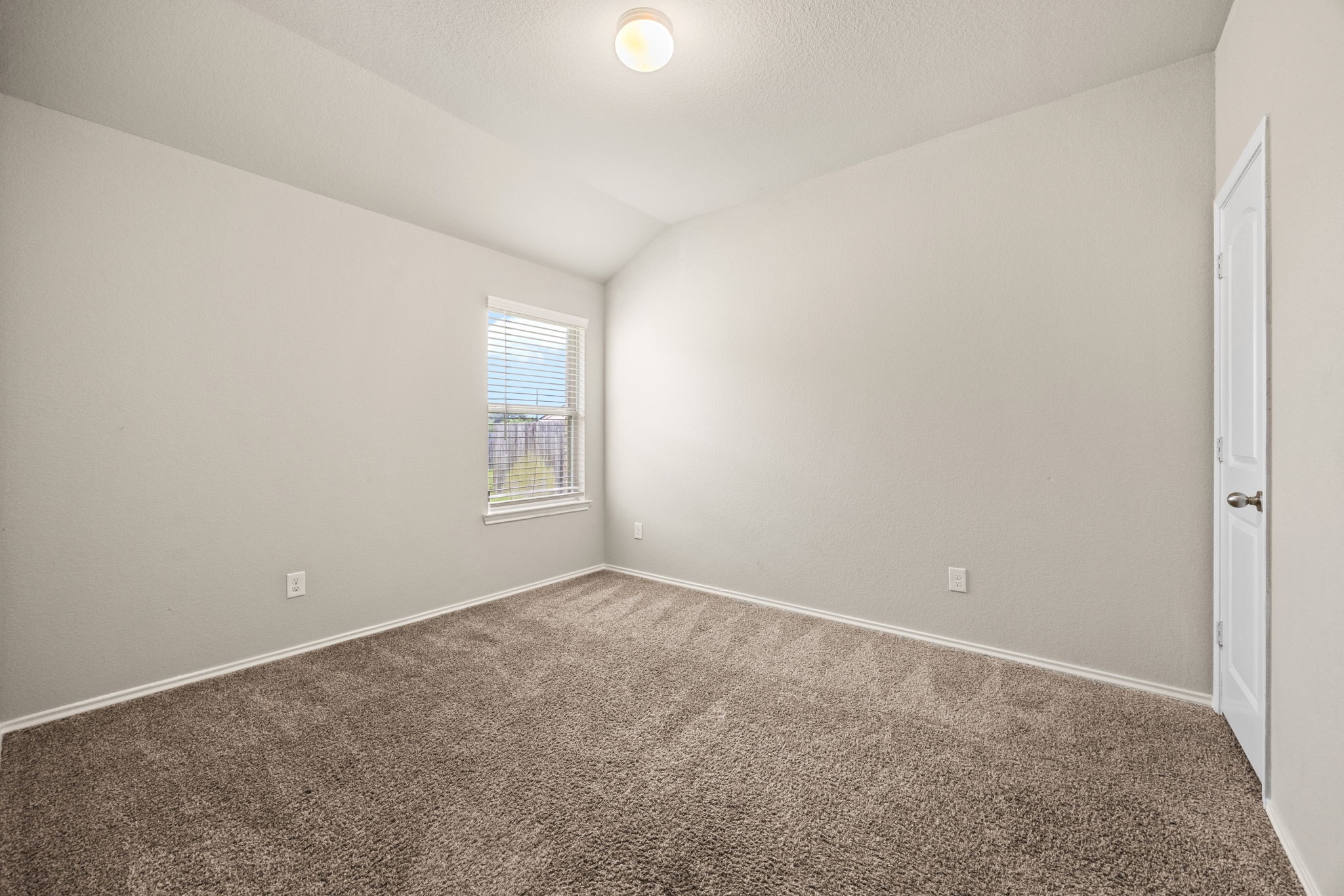8002 Tamarind Lane Property Photo 18
