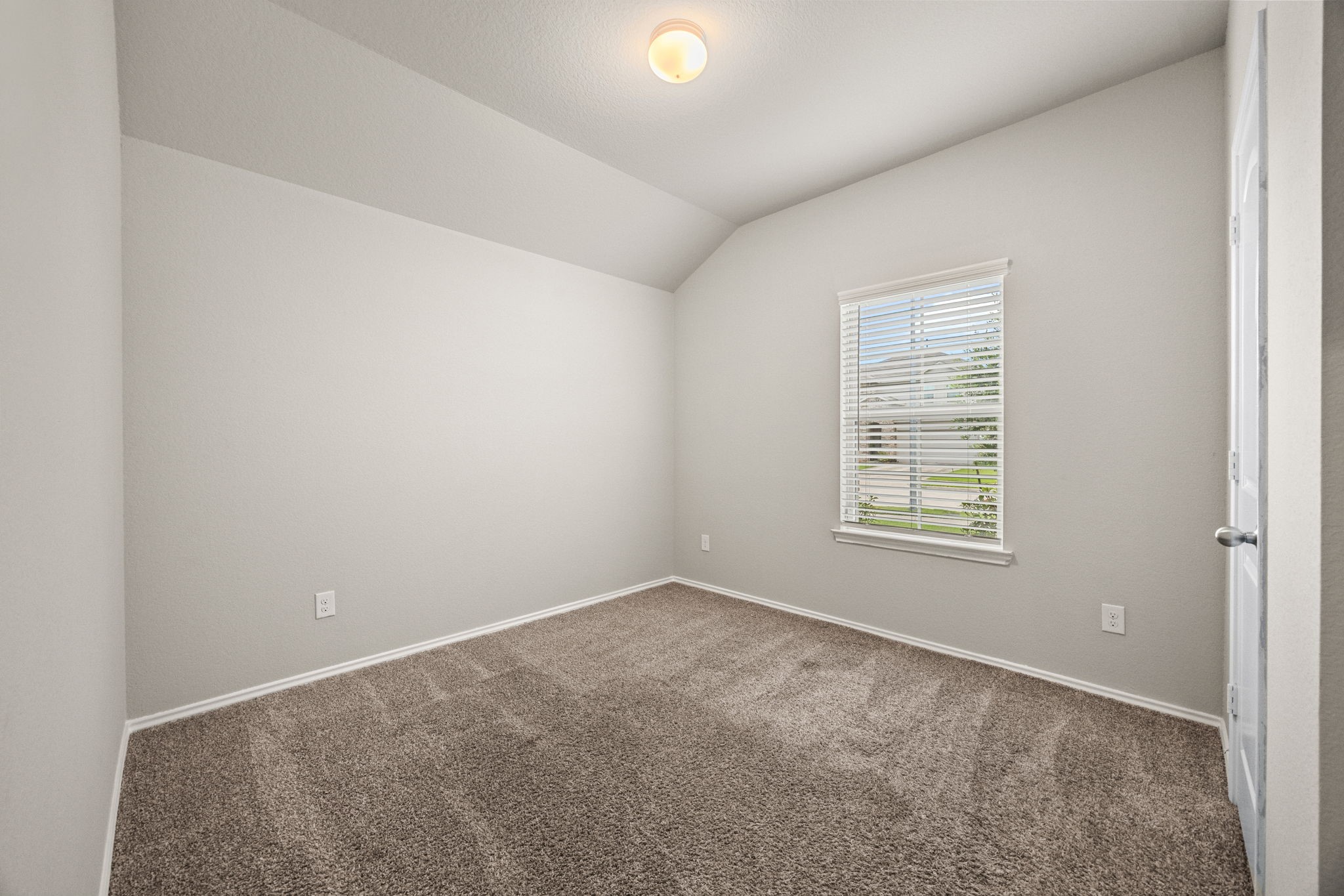 8002 Tamarind Lane Property Photo 23