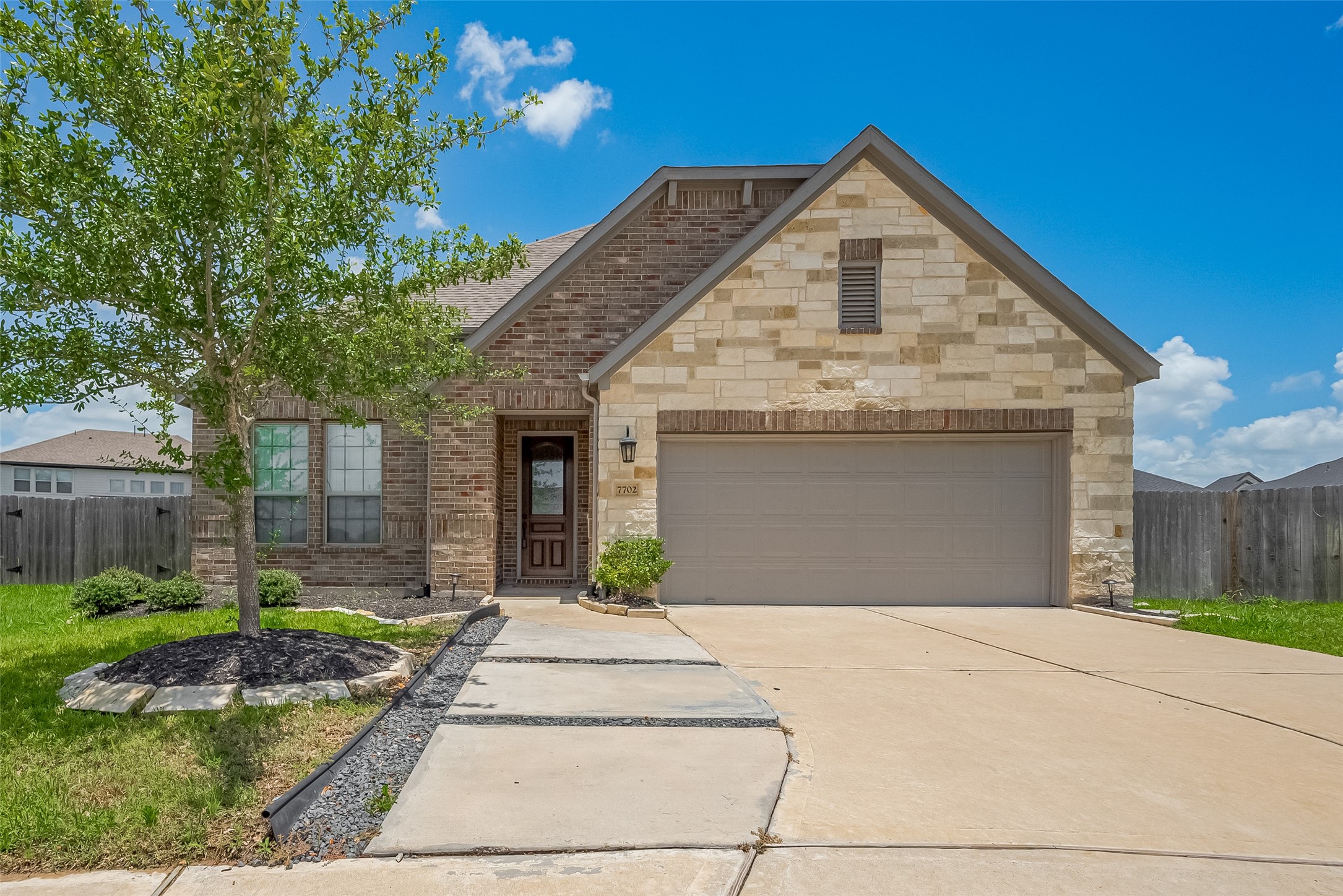 7702 Kenora Way Property Photo 1