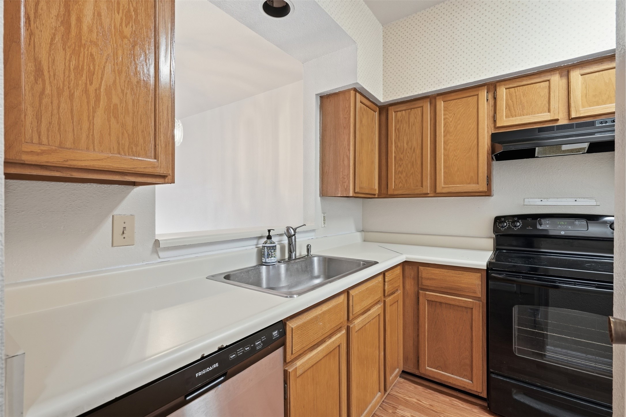7743 Cambridge Street 7743 Property Photo 10