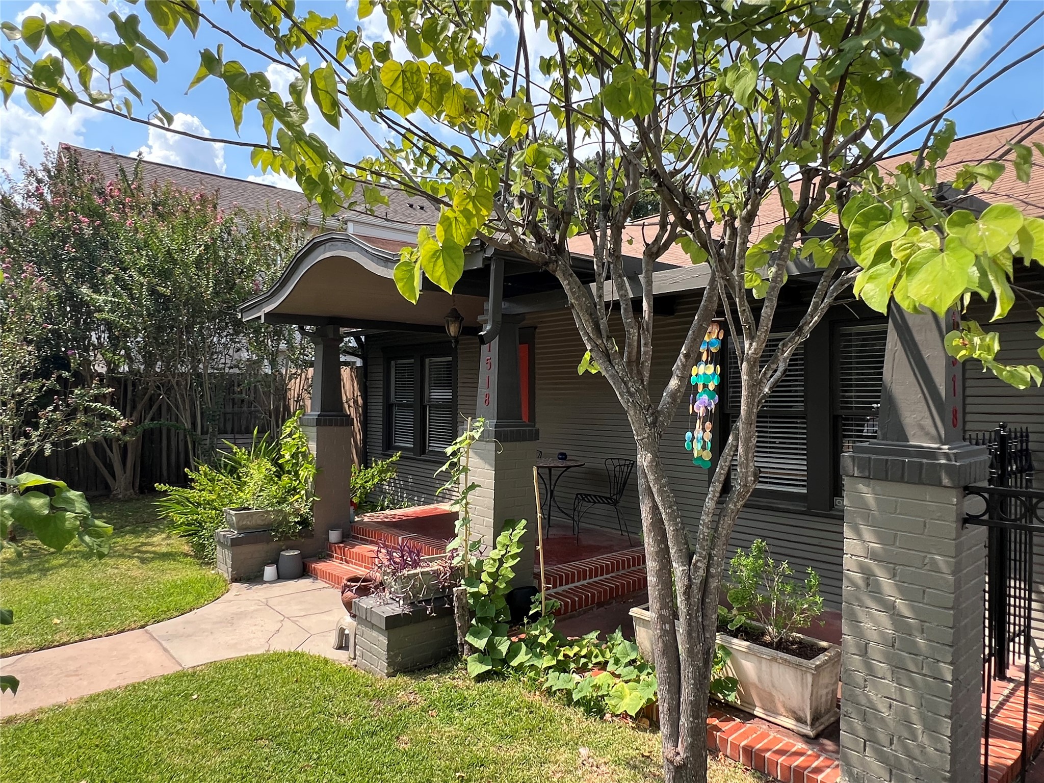 1518 Indiana Street Property Photo 2