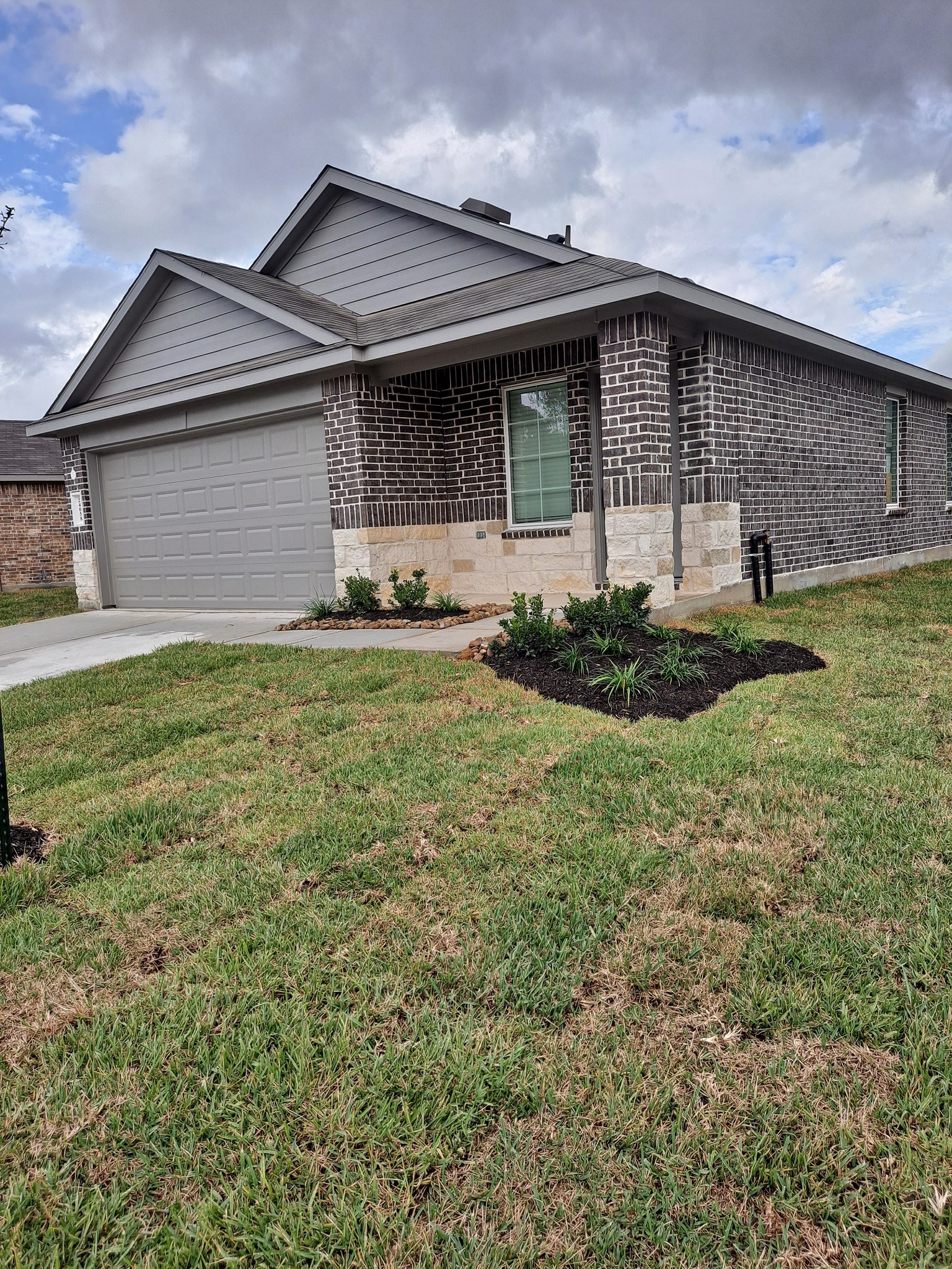 24058 Kentwood Springs Drive Property Photo 2