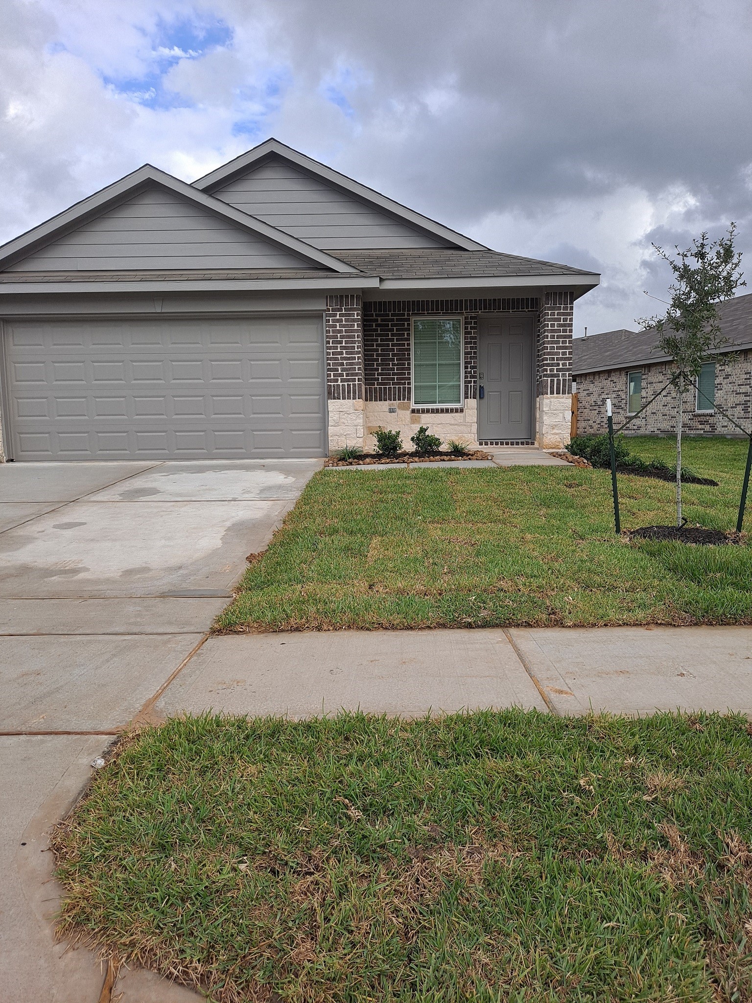 24058 Kentwood Springs Drive Property Photo 3