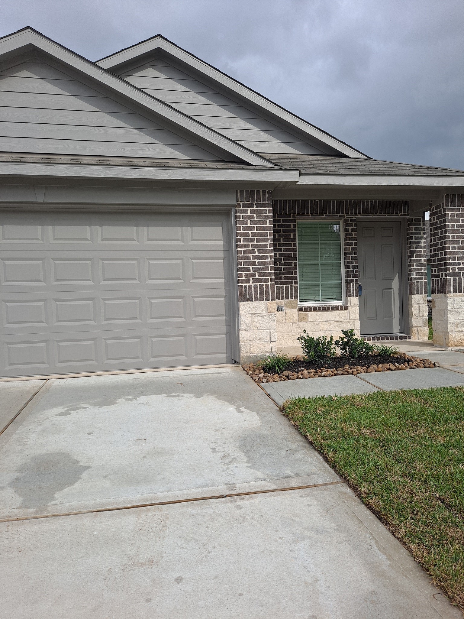 24058 Kentwood Springs Drive Property Photo 4