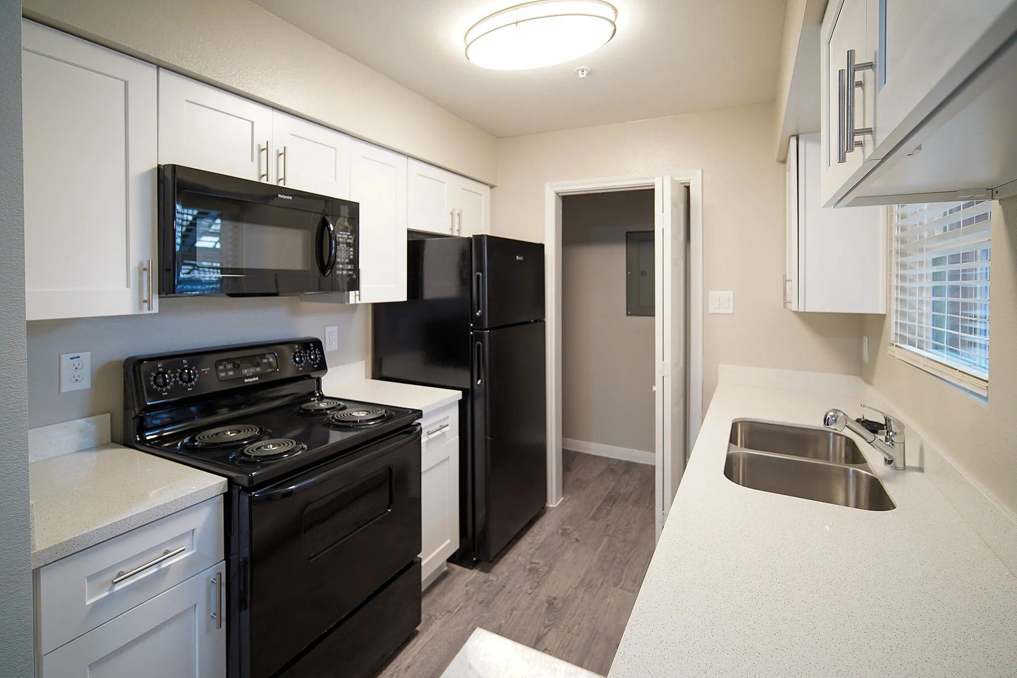 8455 Will Clayton Parkway 1014 Property Photo 6
