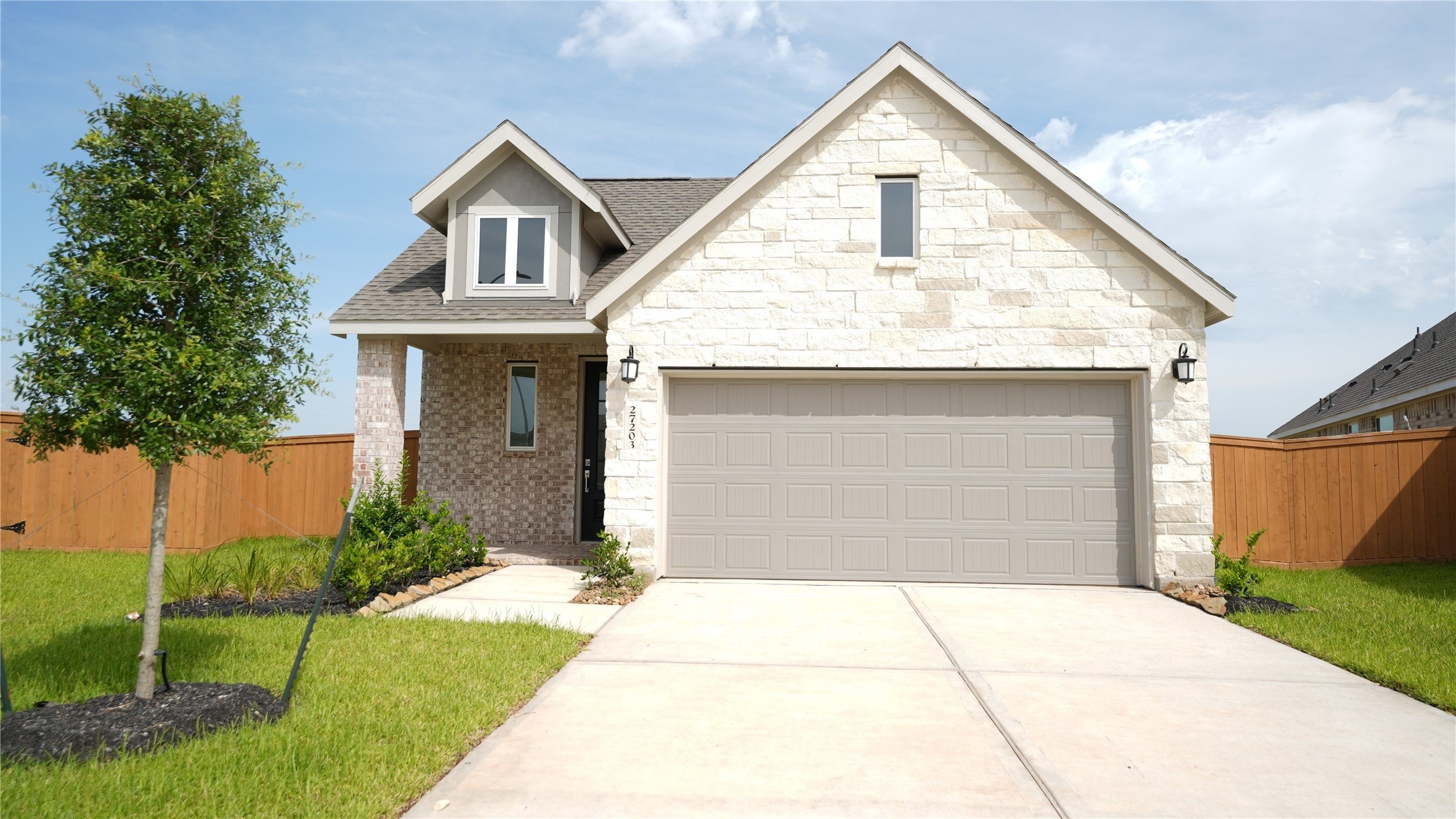 27203 Finland Sands Dr Property Photo 1