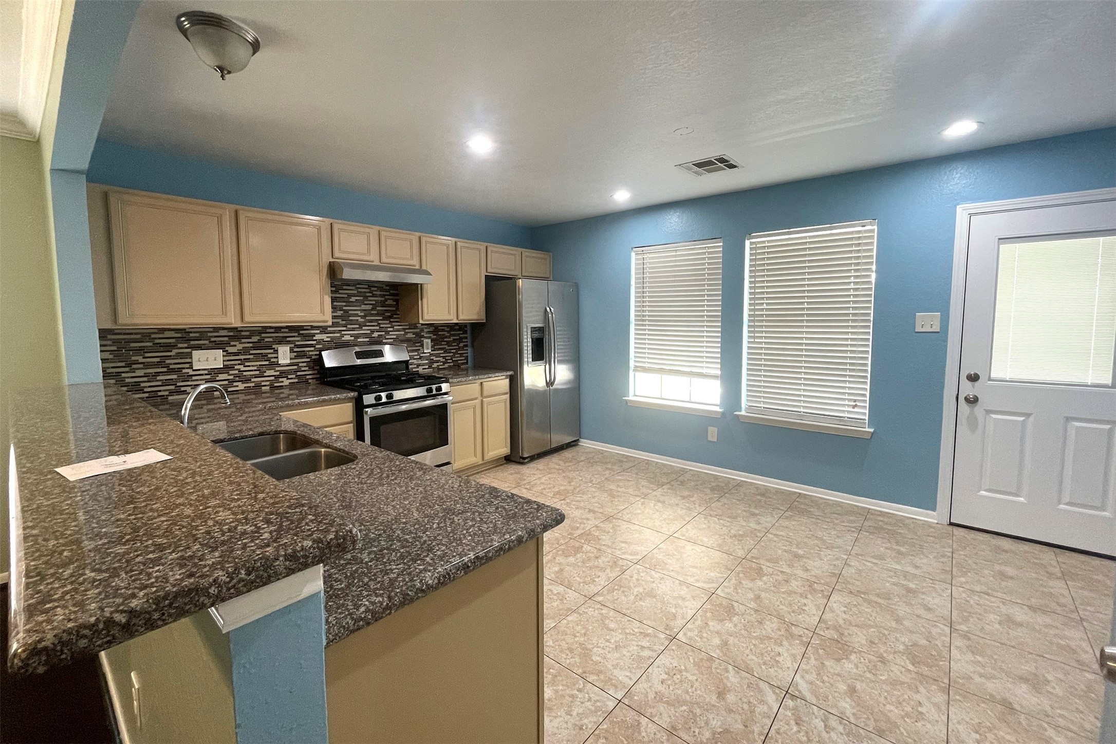 8010 Arrowhead Lane Property Photo 4