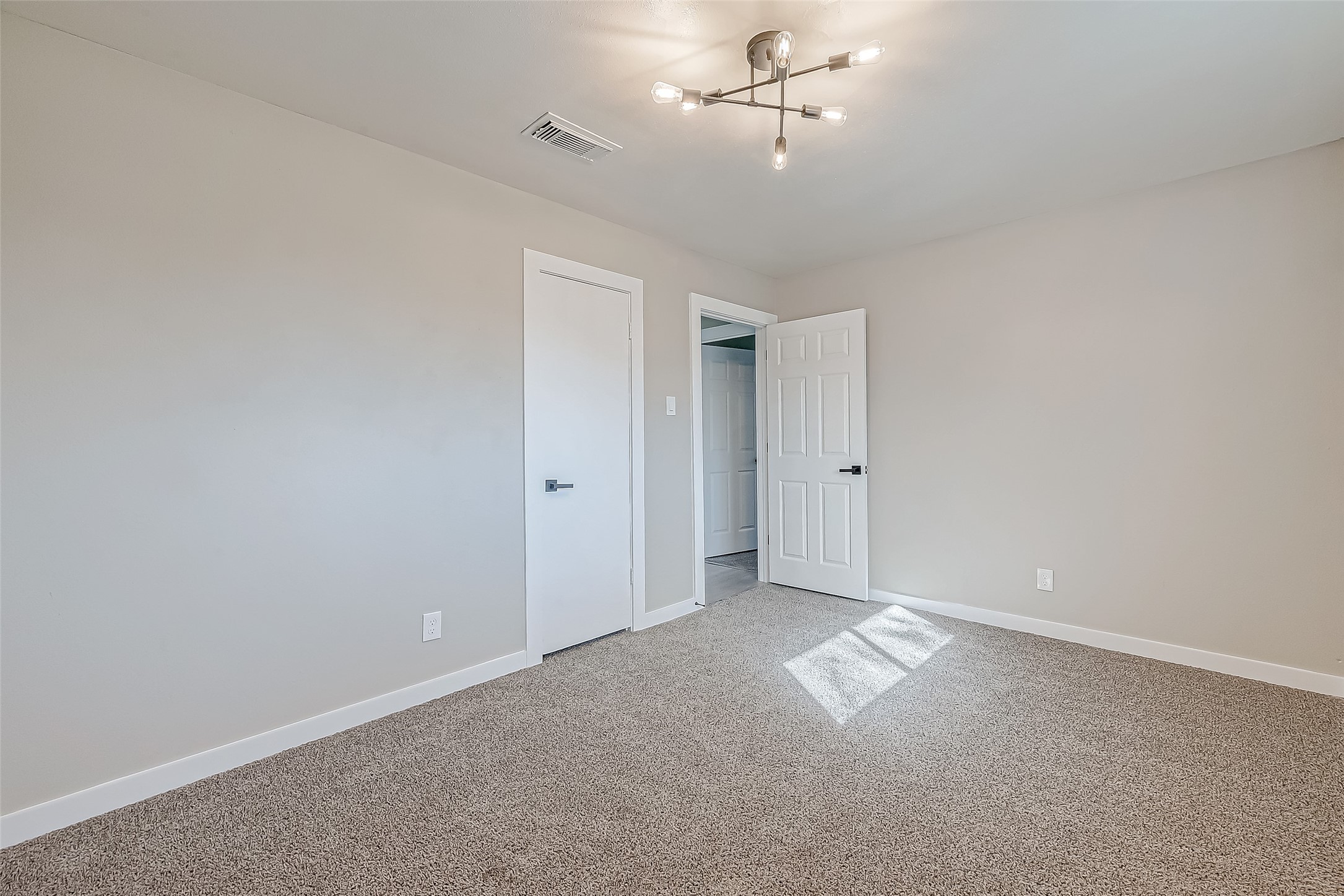 17114 Sunshine Street Property Photo 13
